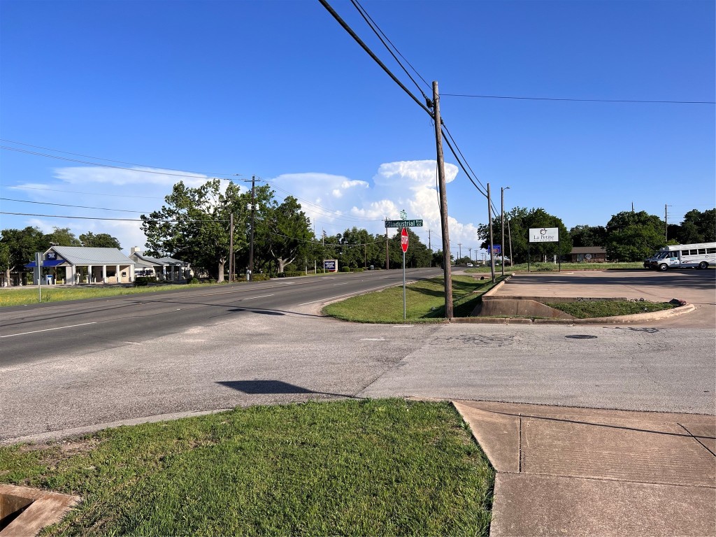 206 Industrial Boulevard, Cedar Park, Texas image 8