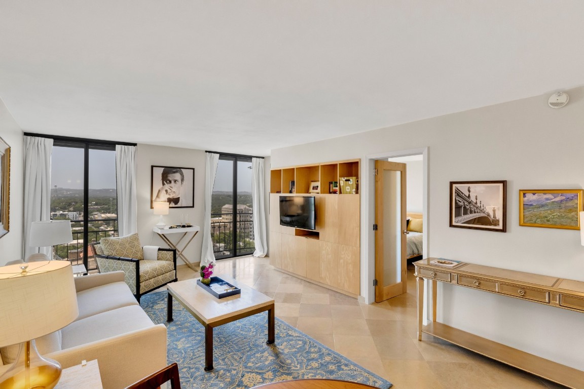 Condos, Lofts and Townhomes for Sale in Austin High Rise Condos