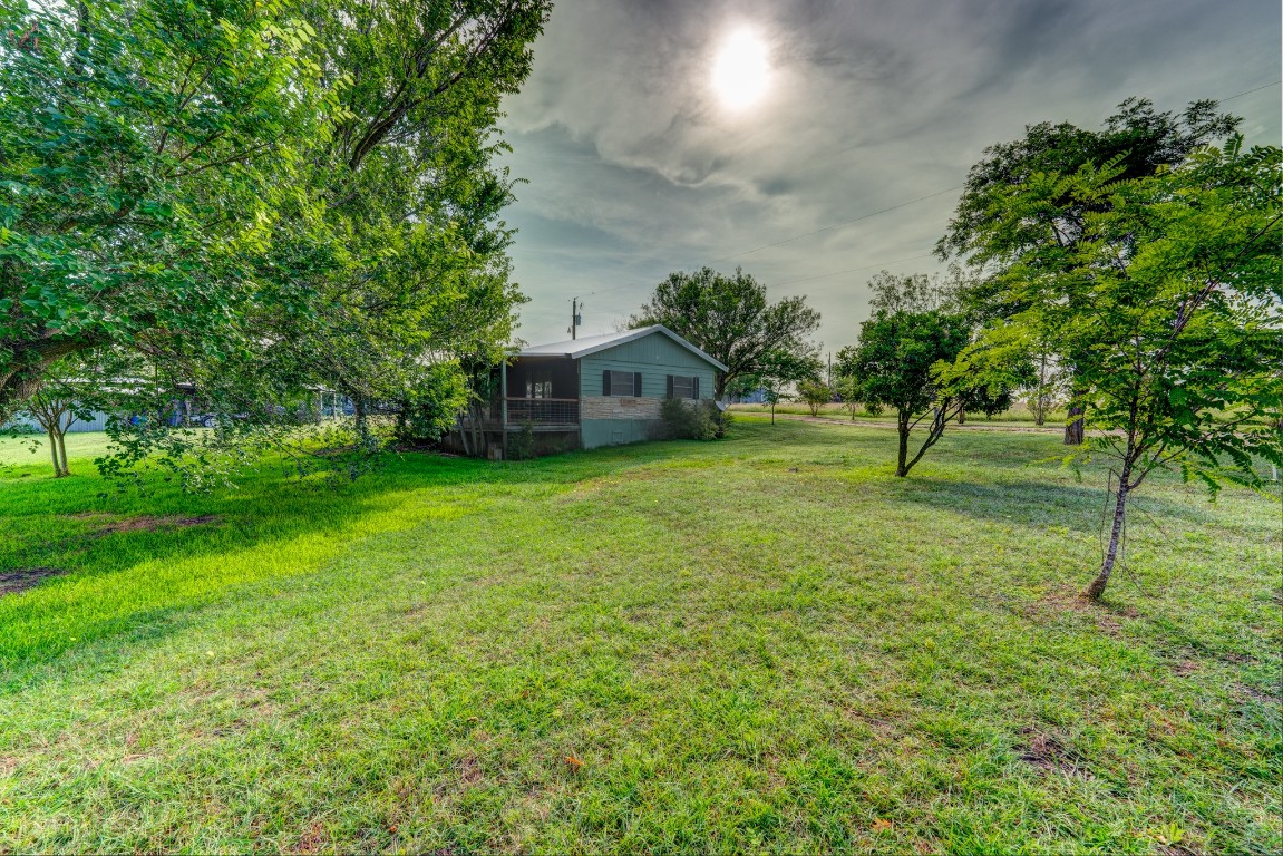 83 Roots Road, Martindale, Texas image 22