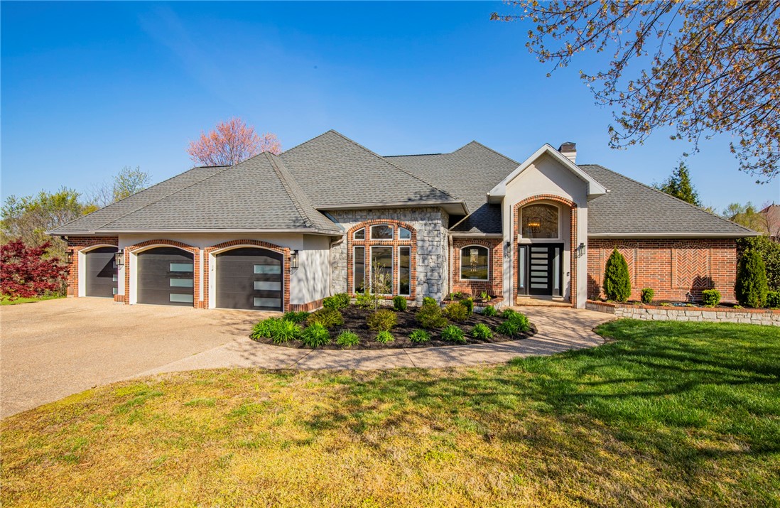 15 W Dover Drive, Rogers, AR 72758
