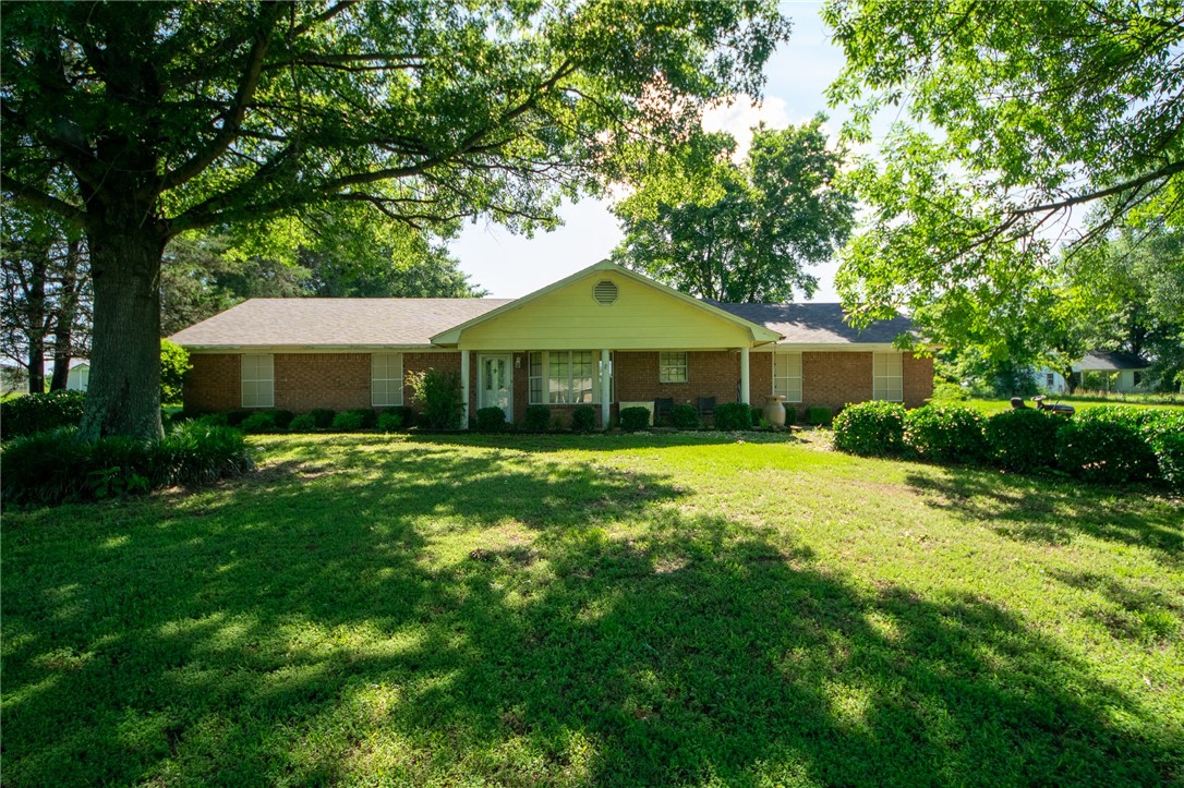 1126 Pleasant Hill Road, Mulberry, AR 72947