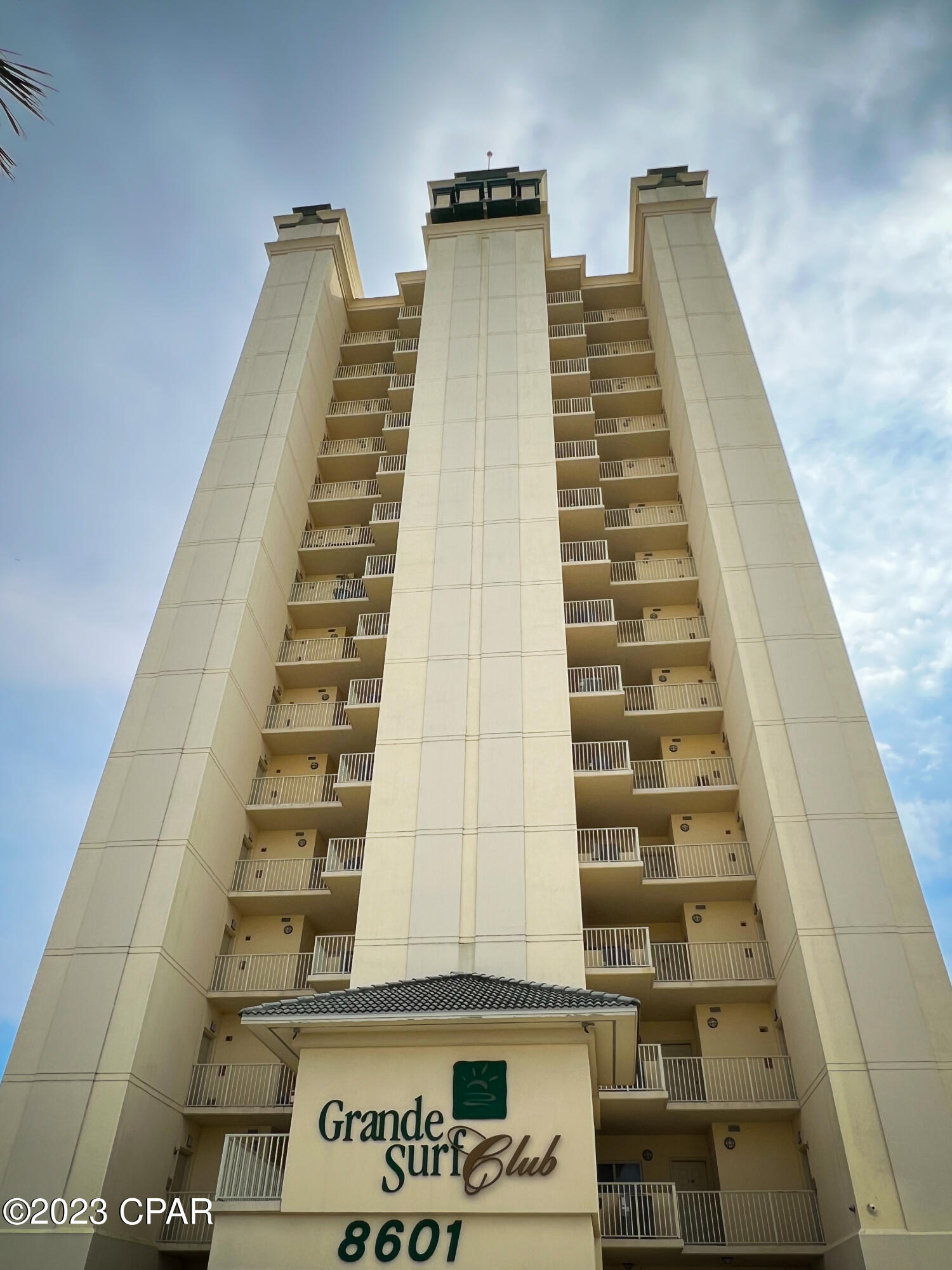 8601 Surf Drive #F 