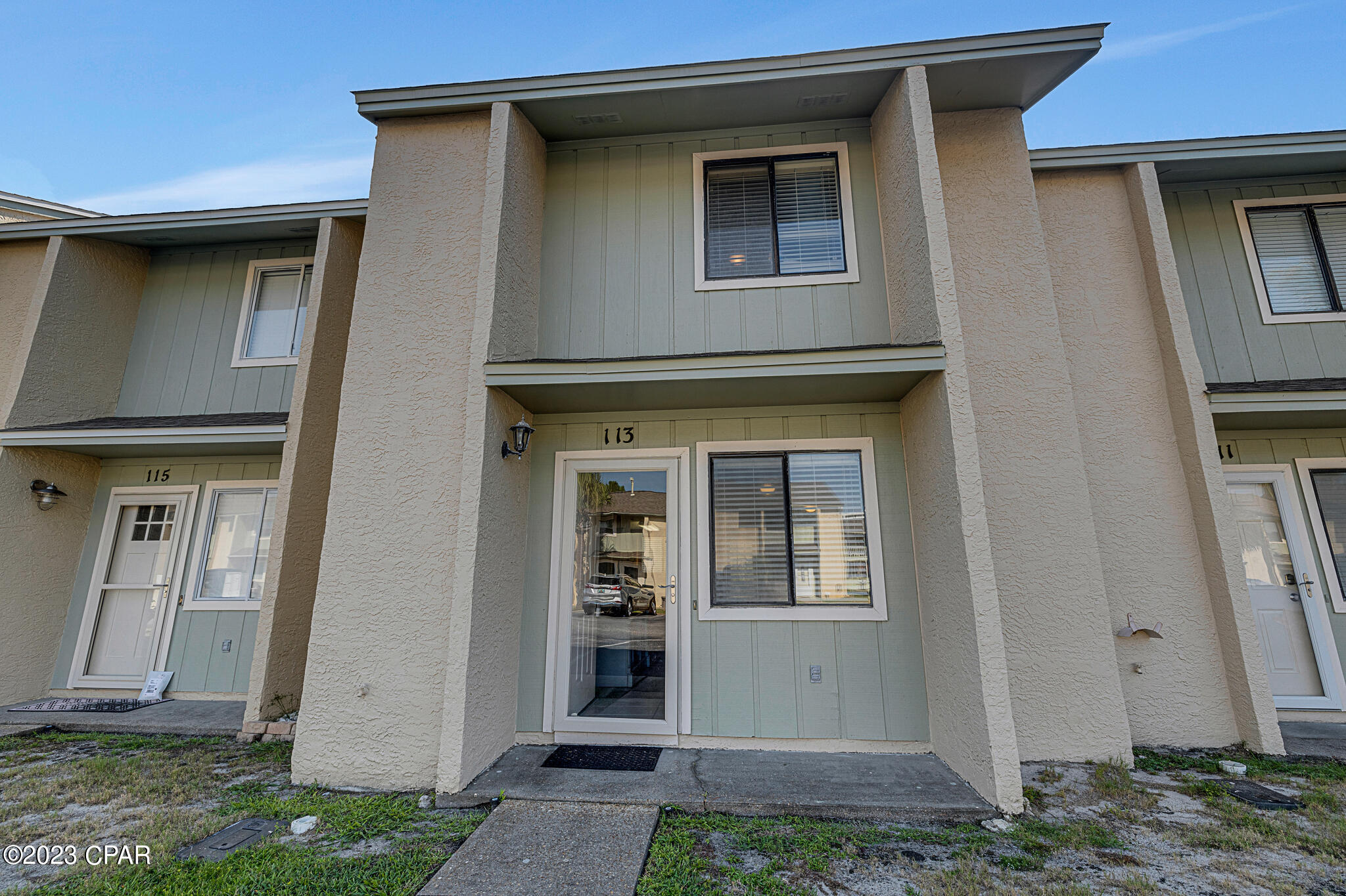 113 W Leslie Lane  