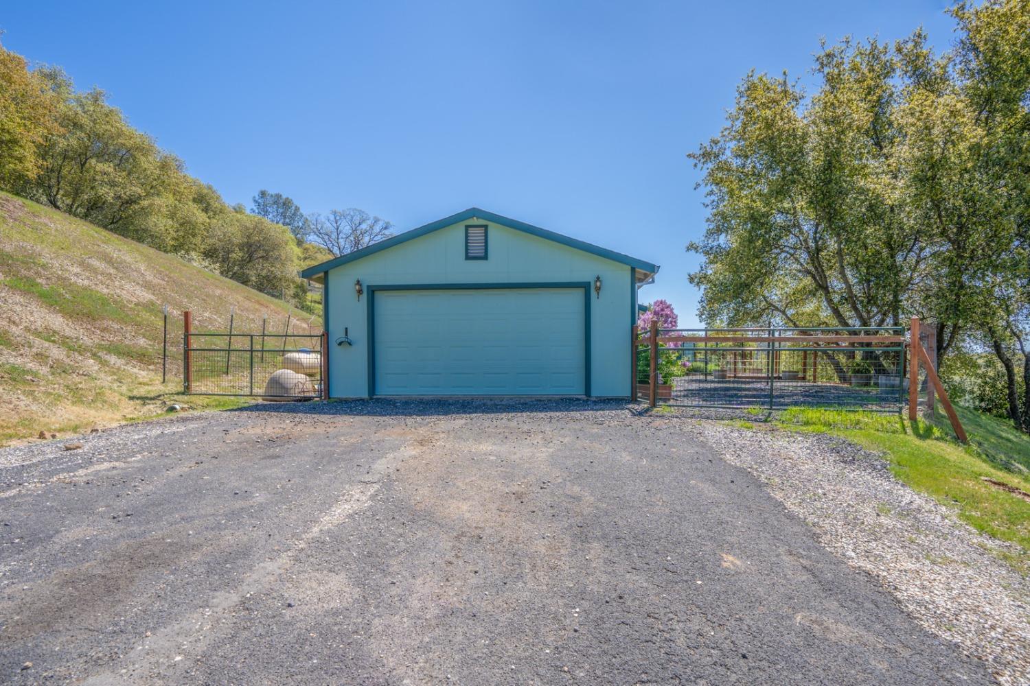 2735 Paint Road, Angels Camp, California 95222, 6 Bedrooms Bedrooms, ,4 BathroomsBathrooms,Residential,For Sale,Paint,202300367