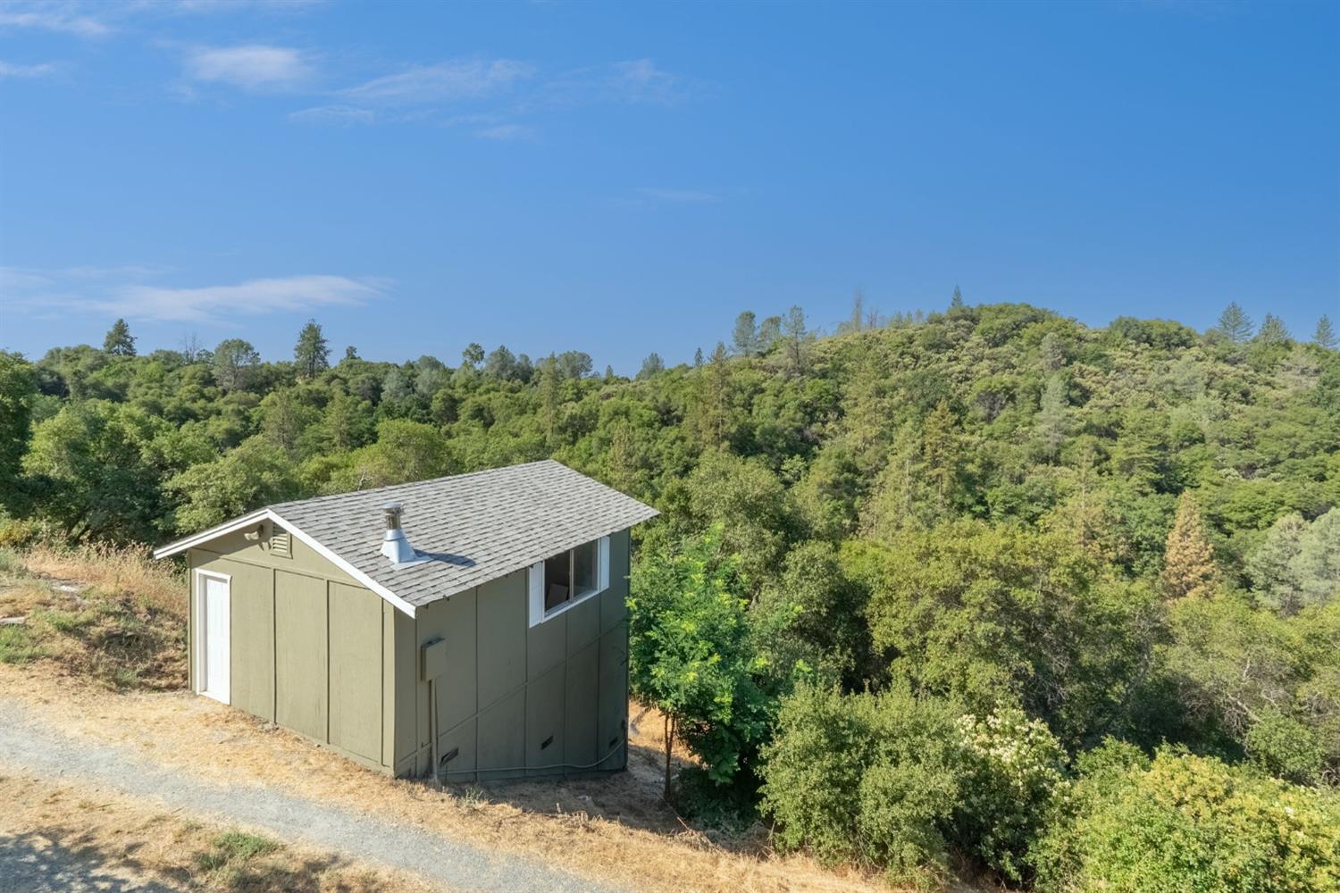 6241 Possum Trail, Murphys, California 95247, 2 Bedrooms Bedrooms, ,1 BathroomBathrooms,Residential,For Sale,Possum,202300979