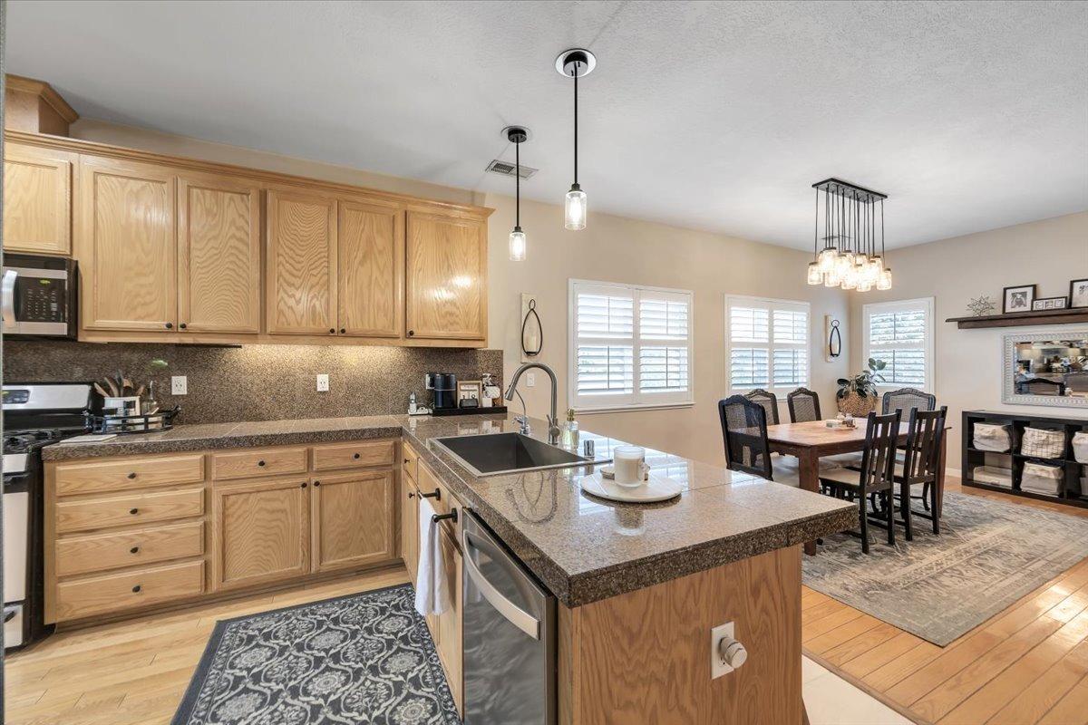 Lots of solid-oak cabinetry!