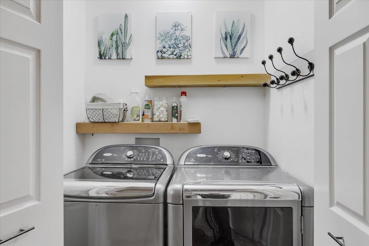 A 2nd laundry hookup area is in the garage.