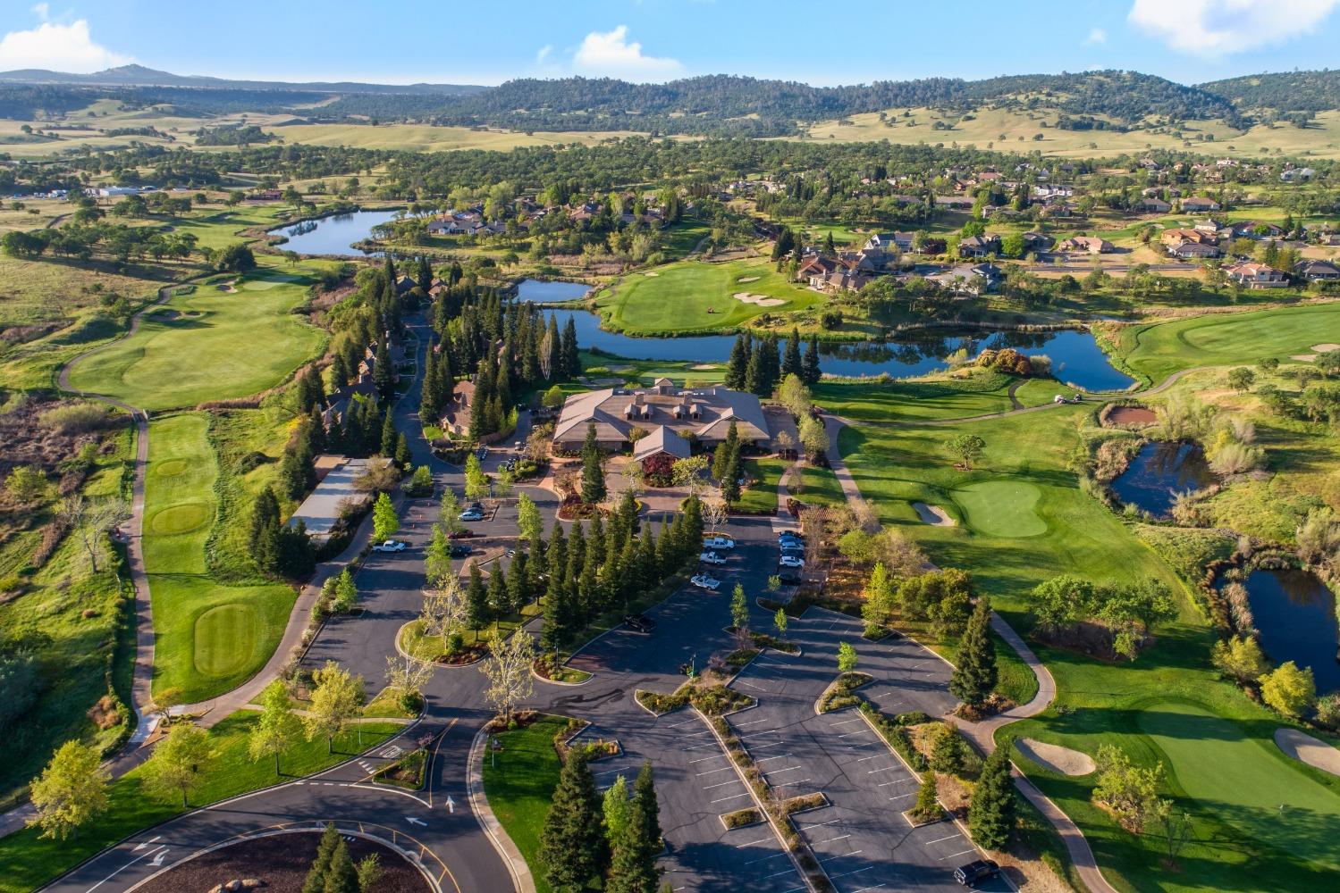 Enjoy award-winning golf at nearby Copper Valley Golf Course!