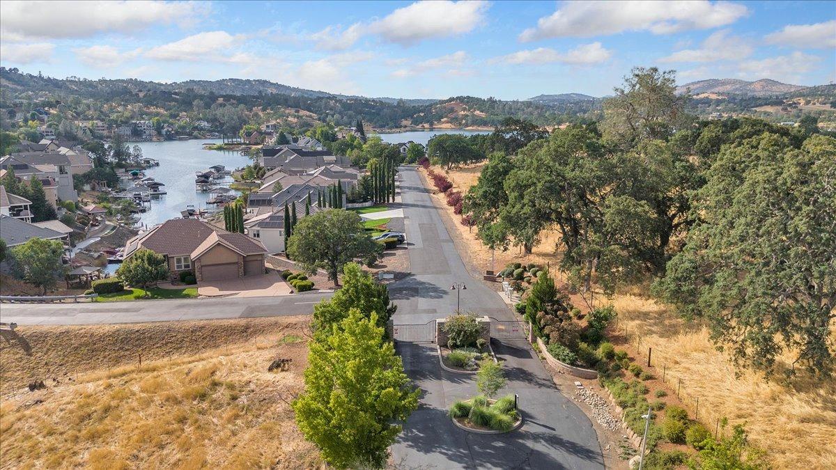 39 Waterfront Court, Copperopolis, California 95228, 4 Bedrooms Bedrooms, ,3 BathroomsBathrooms,Residential,For Sale,Waterfront,202303198