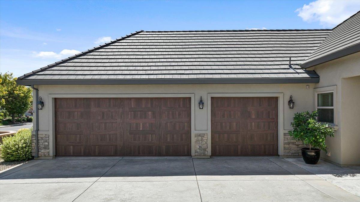 1976 Oak Creek Drive, Copperopolis, California 95228, 3 Bedrooms Bedrooms, ,4 BathroomsBathrooms,Residential,For Sale,Oak Creek,202303288