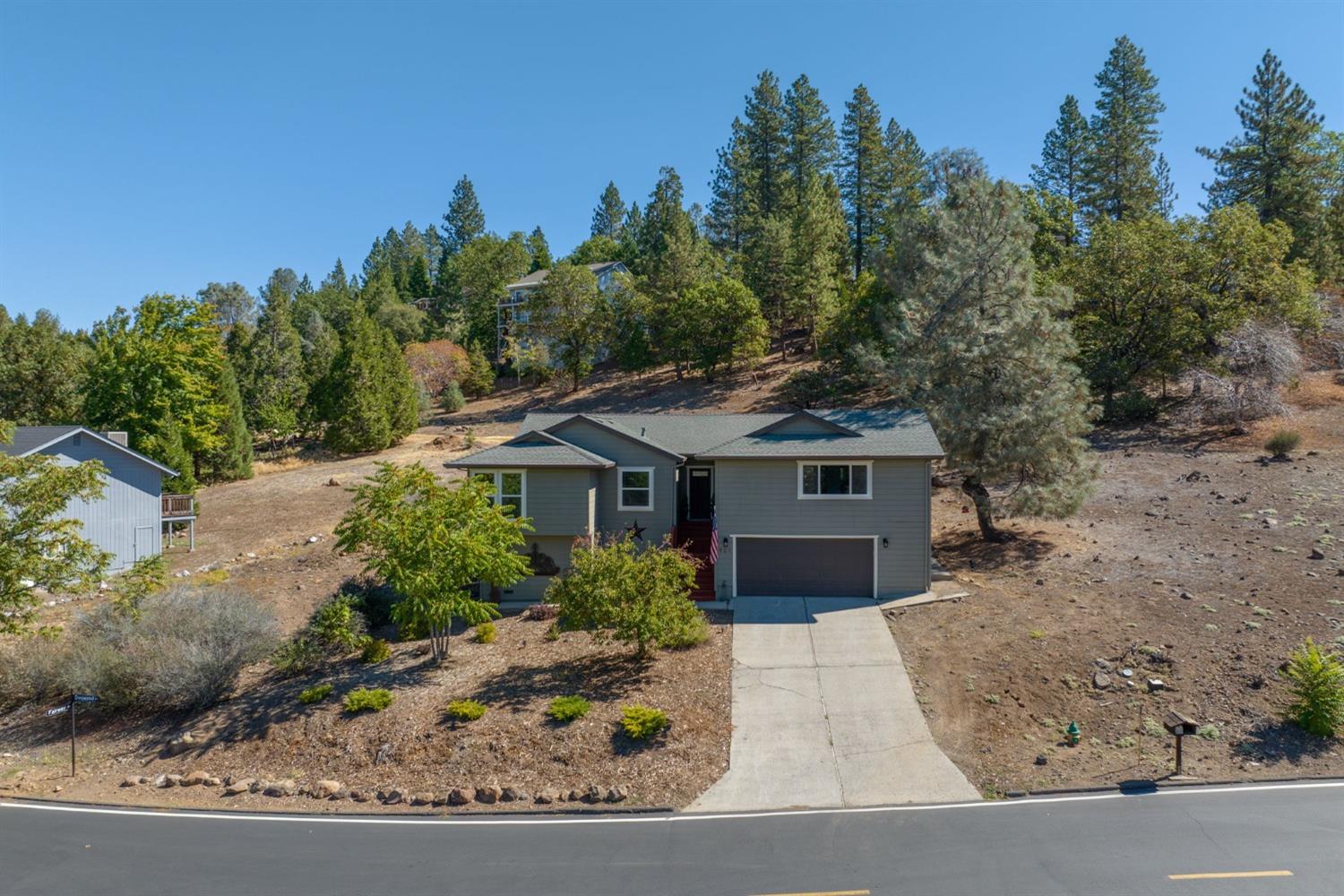 921 Dogwood Drive, Murphys, California 95247, 3 Bedrooms Bedrooms, ,3 BathroomsBathrooms,Residential,For Sale,Dogwood,202303396