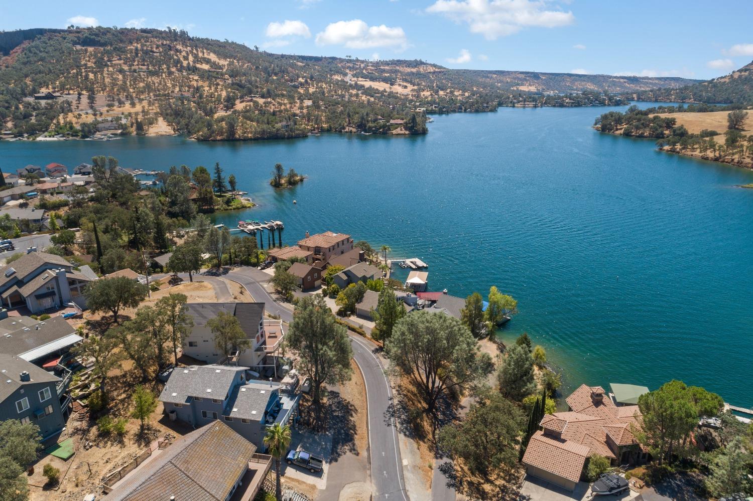 Beautiful water and foothill views!