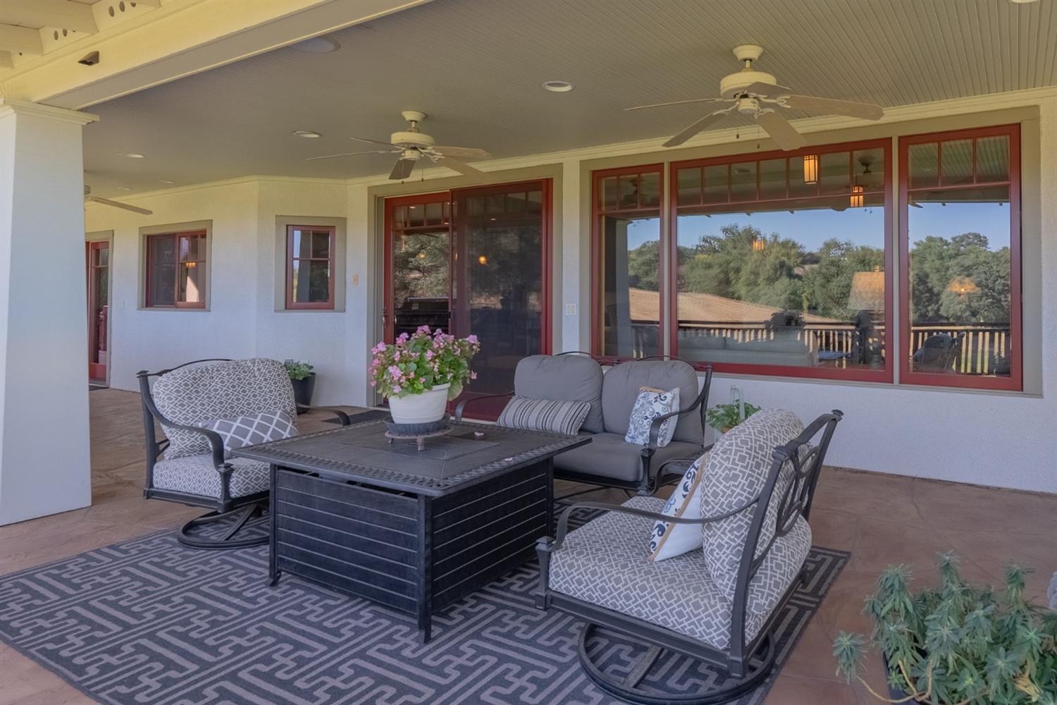 Sunset views from the Livingroom and deck