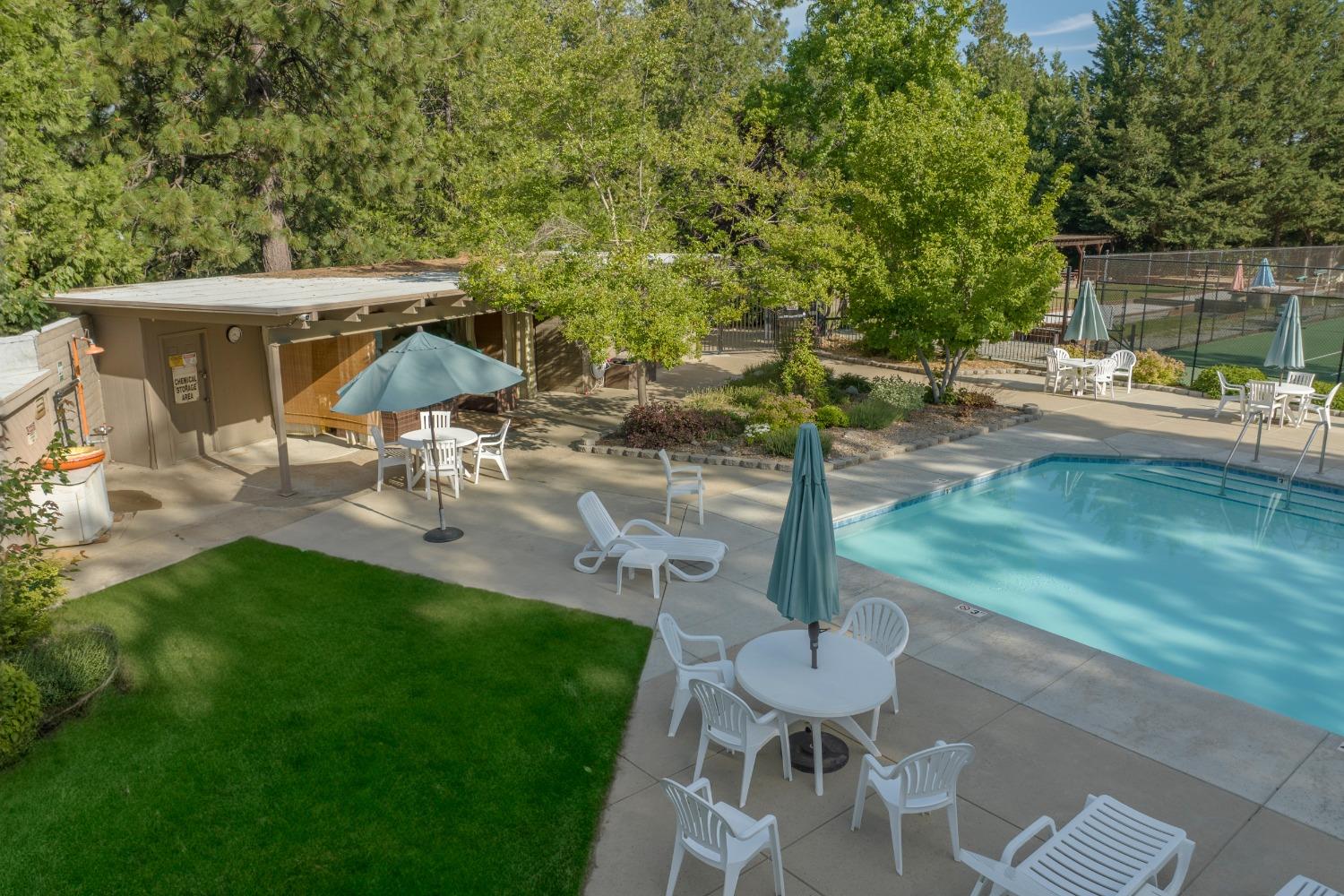 Meadowview pool and cabana.