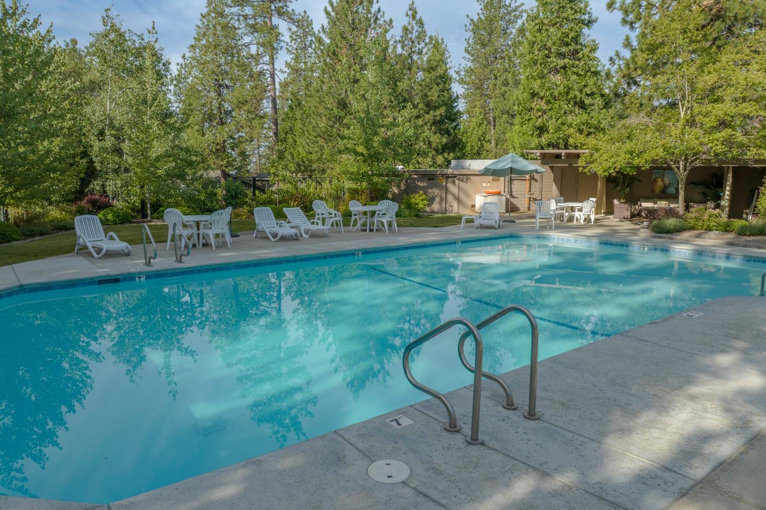 Meadowview pool and cabana.