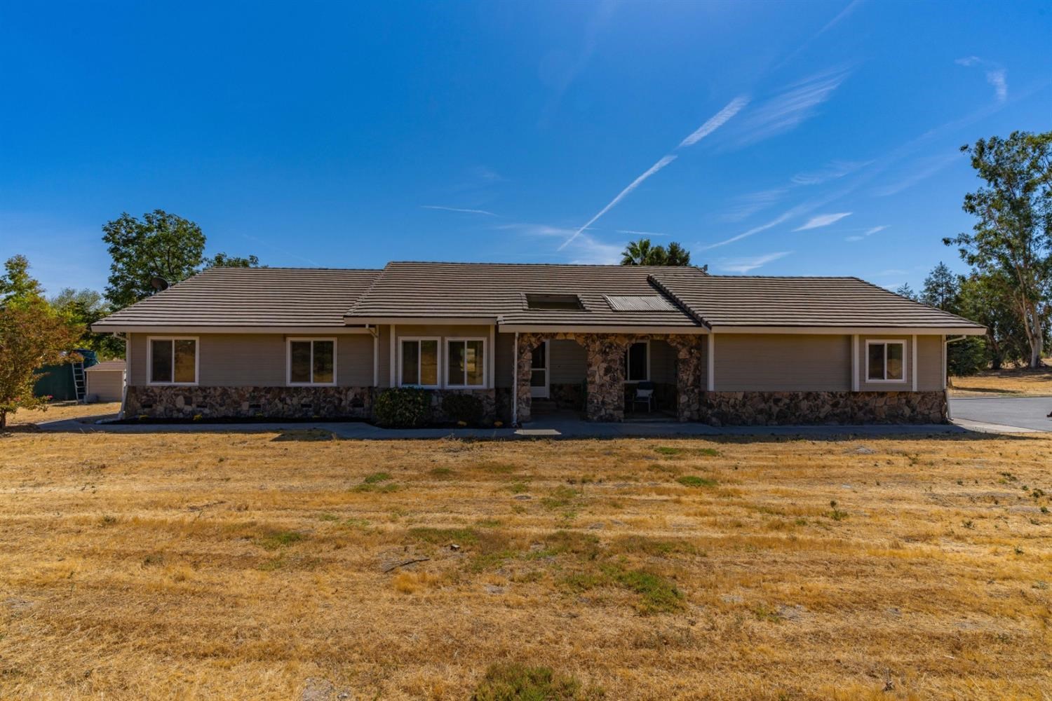 10575 Quartz Drive, Wallace, California 95254, 3 Bedrooms Bedrooms, ,2 BathroomsBathrooms,Residential,For Sale,Quartz,2004912