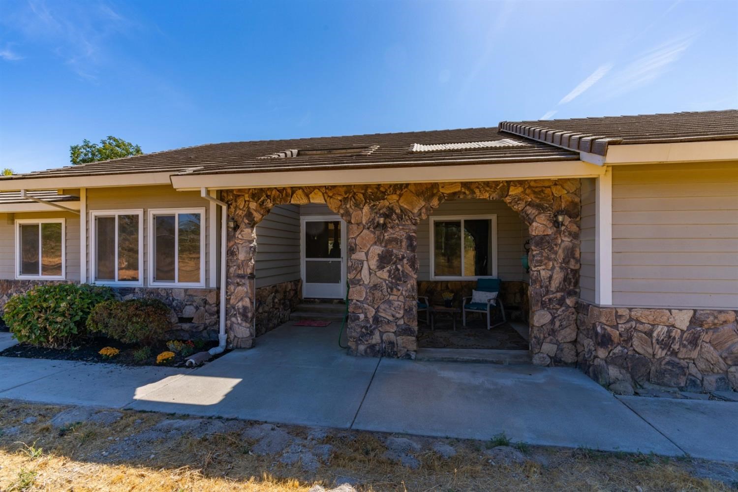 10575 Quartz Drive, Wallace, California 95254, 3 Bedrooms Bedrooms, ,2 BathroomsBathrooms,Residential,For Sale,Quartz,2004912