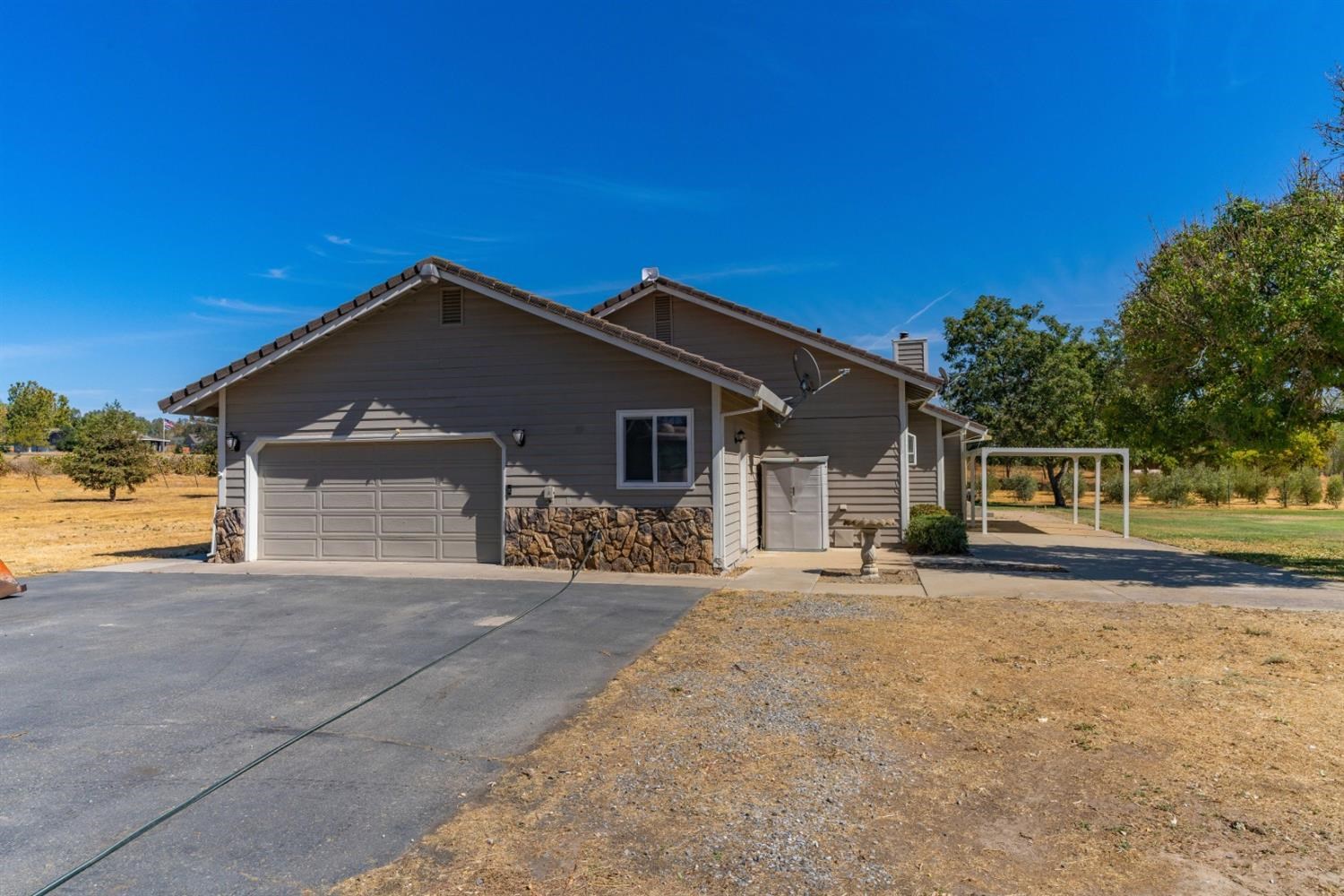 10575 Quartz Drive, Wallace, California 95254, 3 Bedrooms Bedrooms, ,2 BathroomsBathrooms,Residential,For Sale,Quartz,2004912