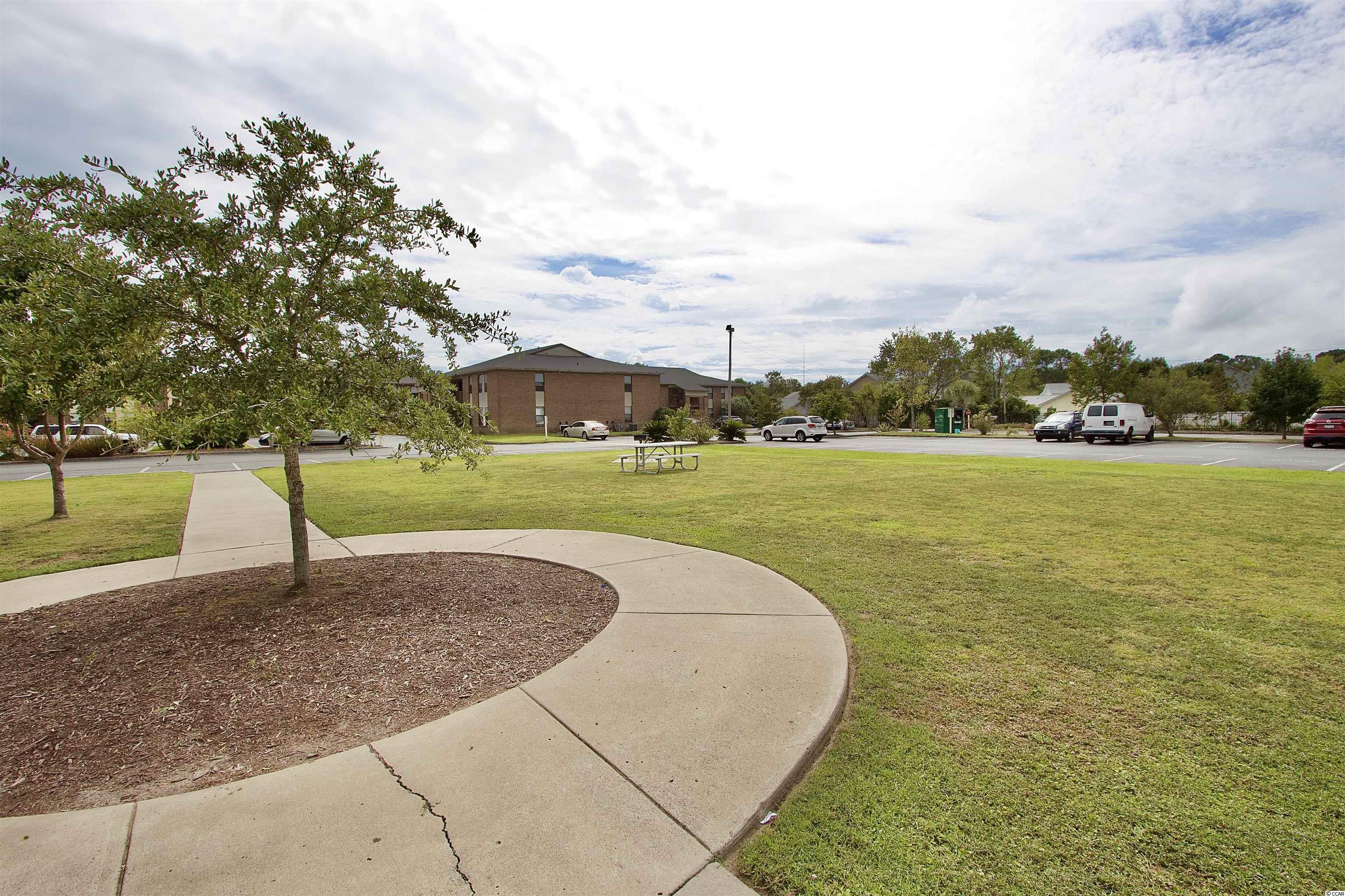 2005 Greens Blvd.