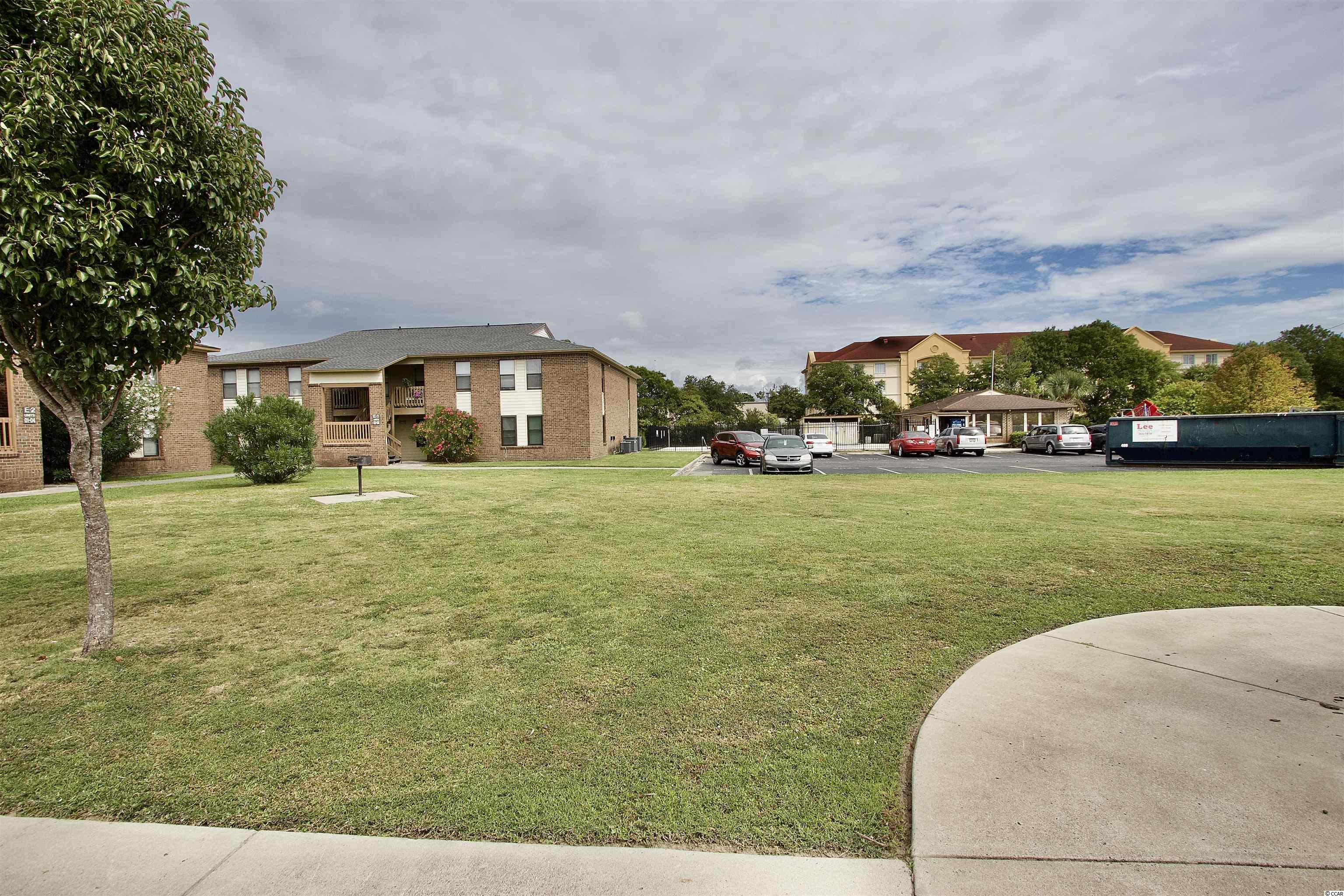 2005 Greens Blvd.