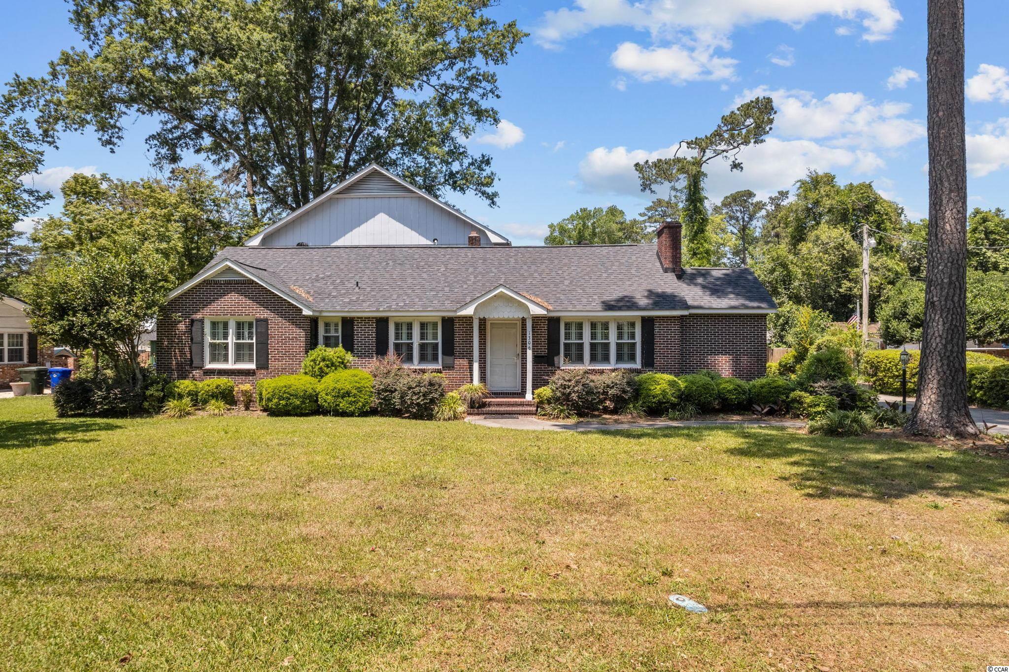 1306 Forest View Rd. Conway, SC 29526