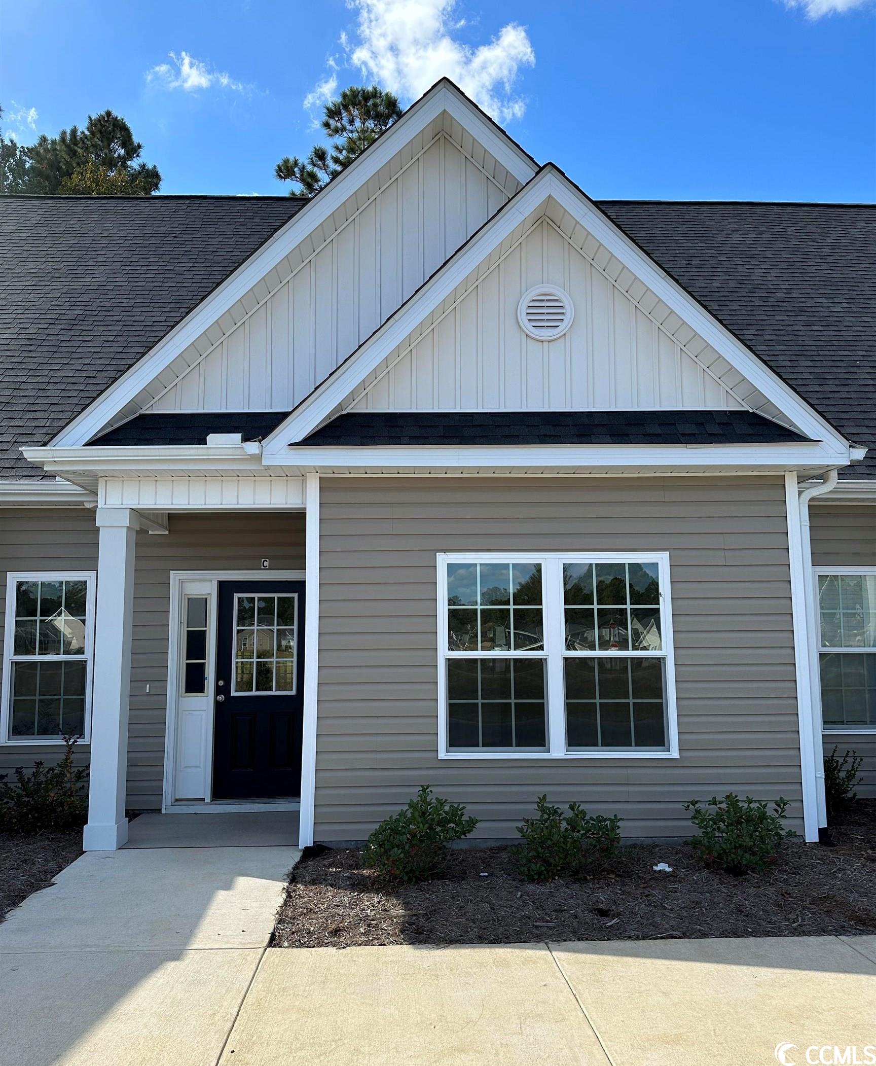 brand new construction located off the 13th green at shaftesbury glen golf & fish club in conway. these fantastic new condos feature 2 bedrooms and 2 full bathrooms, stainless kitchen appliances, luxury vinyl plank flooring, granite countertops in the kitchen and bathrooms, and a covered back porch. do you like to golf? as a homeowner at shaftesbury glen golf villas you'll receive golf for life to shaftesbury glen golf & fish club. a separate pool membership is available. ask your agent for more information. shaftesbury glen golf villas are conveniently located less than 20 minutes to the beach, tanger outlets, barefoot landing, downtown conway, and coastal carolina university.