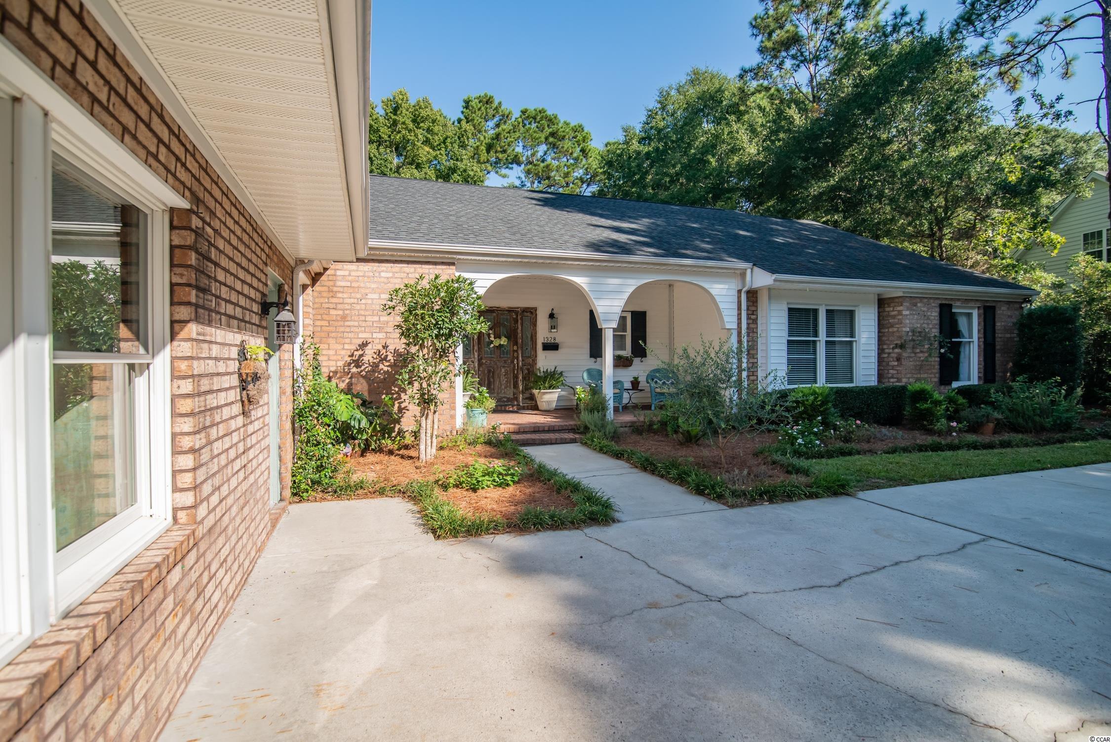 1328 Crooked Oak Dr. Pawleys Island, SC 29585