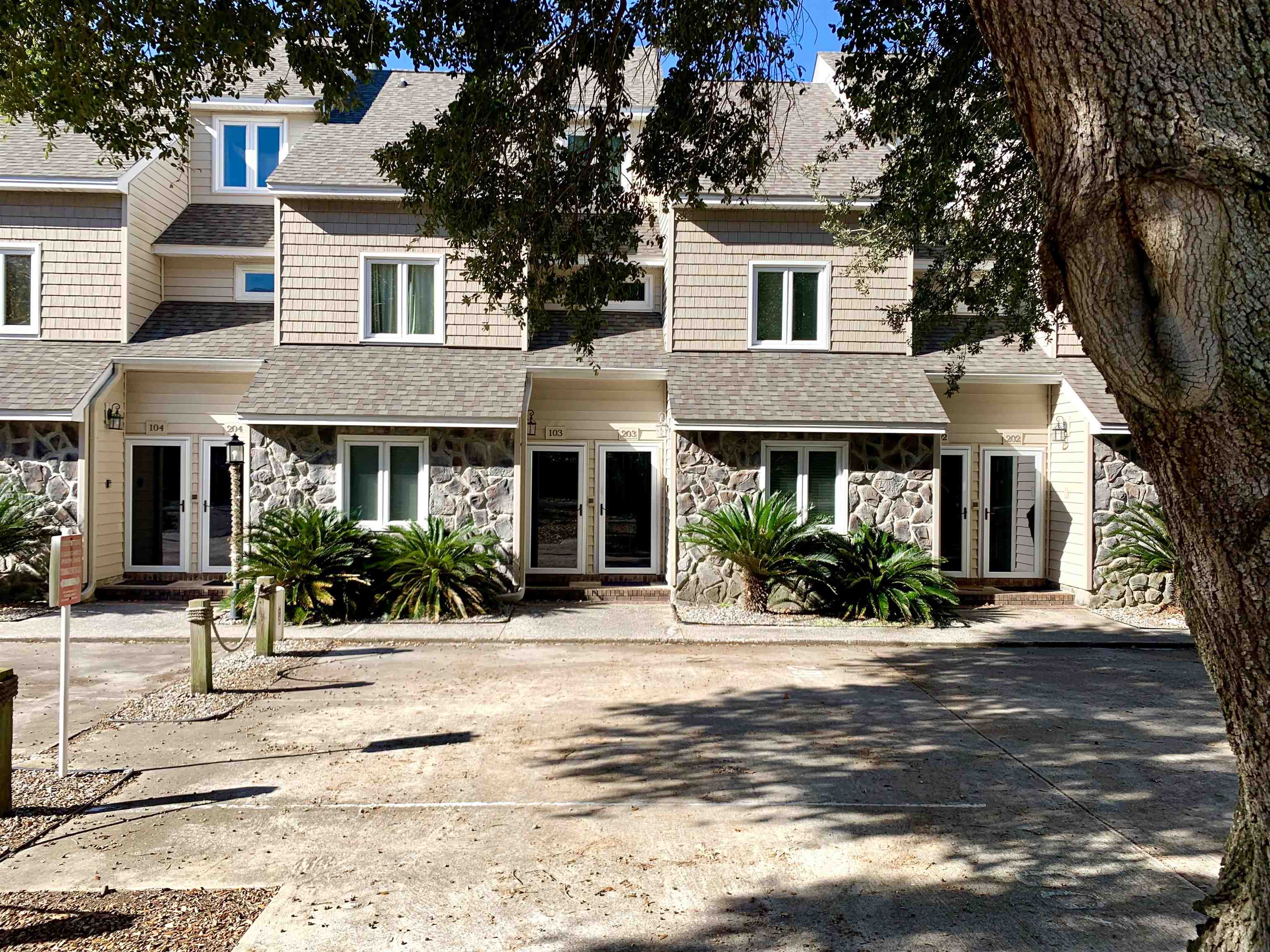 2010 Sand Dunes Dr. UNIT #203 Myrtle Beach, SC 29577