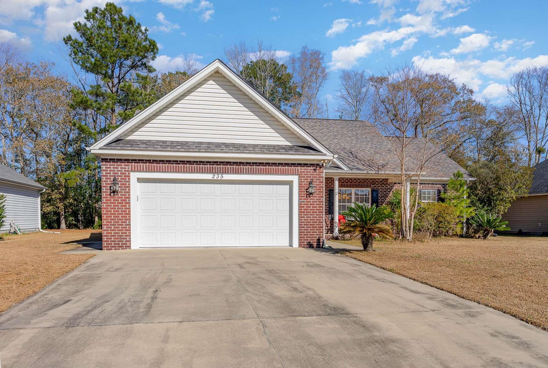 235 Oak Landing Dr. Conway, SC 29527