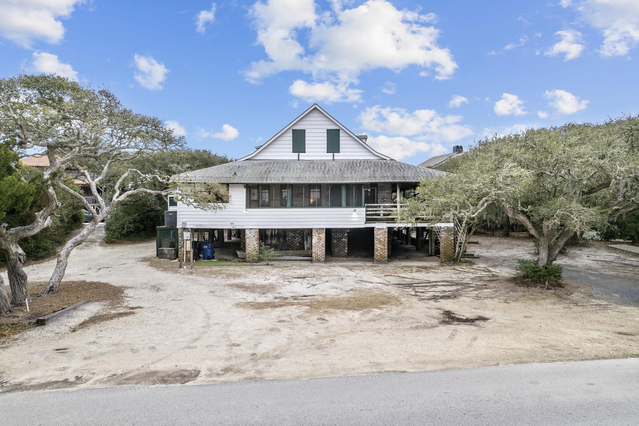 520 Myrtle Ave. Pawleys Island, SC 29585