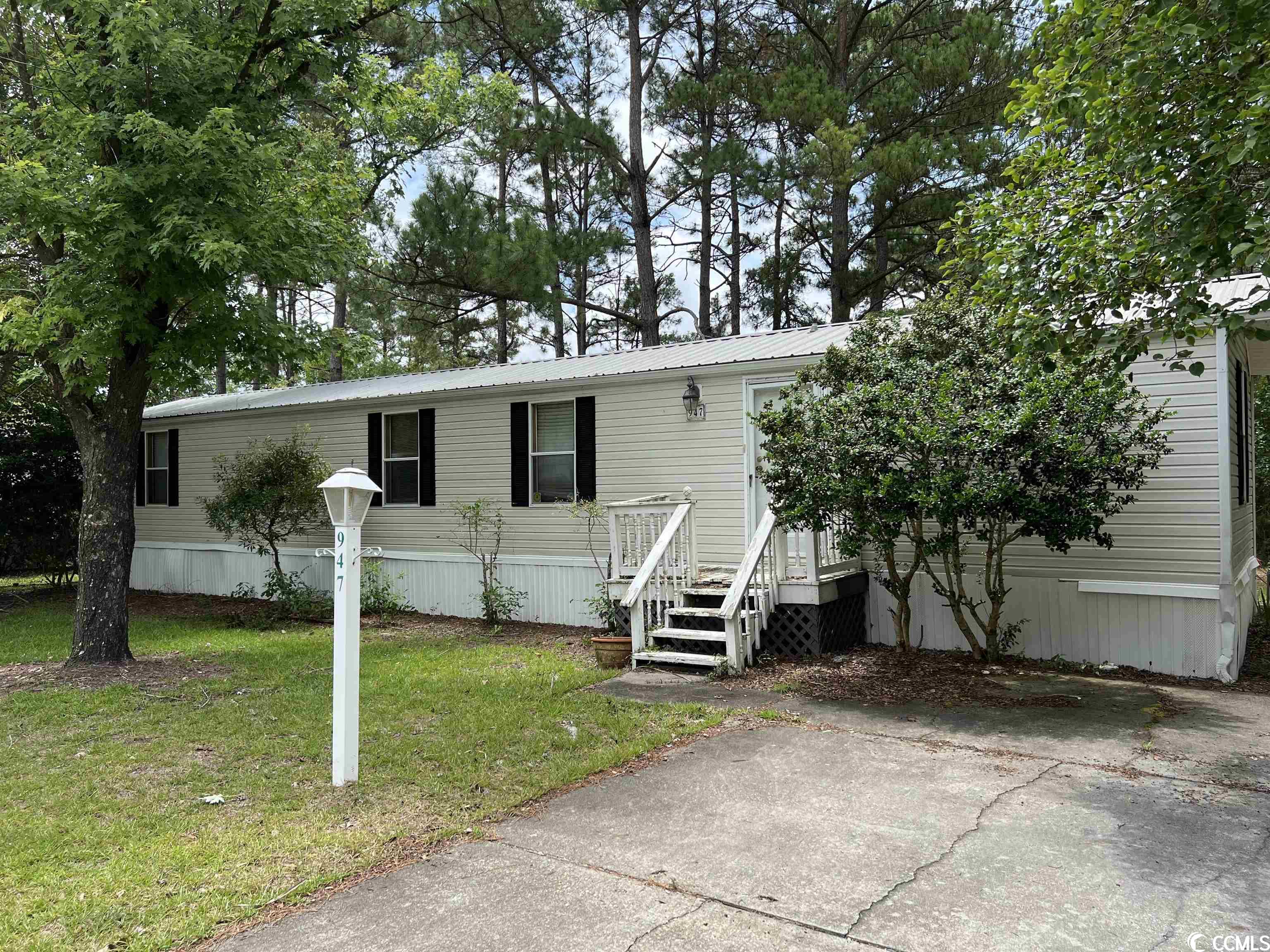 investors special! quiet living in conway plantation- a community which offers a pool, clubhouse, and many amenities for residents to enjoy. large 2 bed/2 bath with attached shed. close to everything that conway and myrtle beach has to offer-area shopping, colleges, hospital, rivers, and plenty of yummy restaurants. pet friendly. new metal roof. split floor plan vaulted ceilings. ceiling fans throughout. large kitchen, double sink, and dining area. plenty of kitchen cabinets and storage. laundry room. large master suite with walk-in closet, master bath with large garden tub/ shower, and vanity. second bath with tub/ shower, and vanity. large  lot. shade trees, palms, and plenty of room for flower beds and a garden. lots of room to add-on. home is being sold as-is and needs some tlc which is reflected in the price. call your agent today to schedule a showing! must come visit!