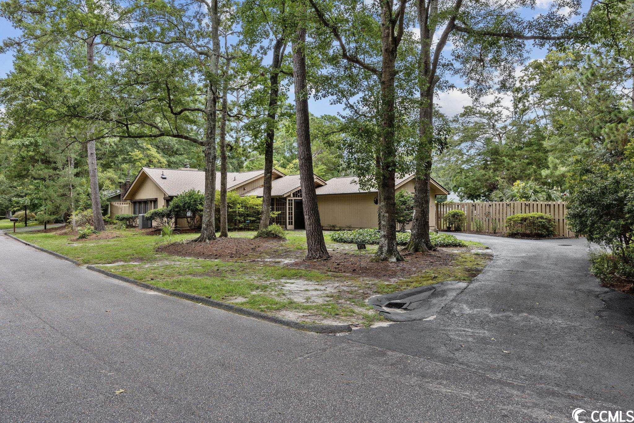 976 Briarwood Dr. Myrtle Beach, SC 29572