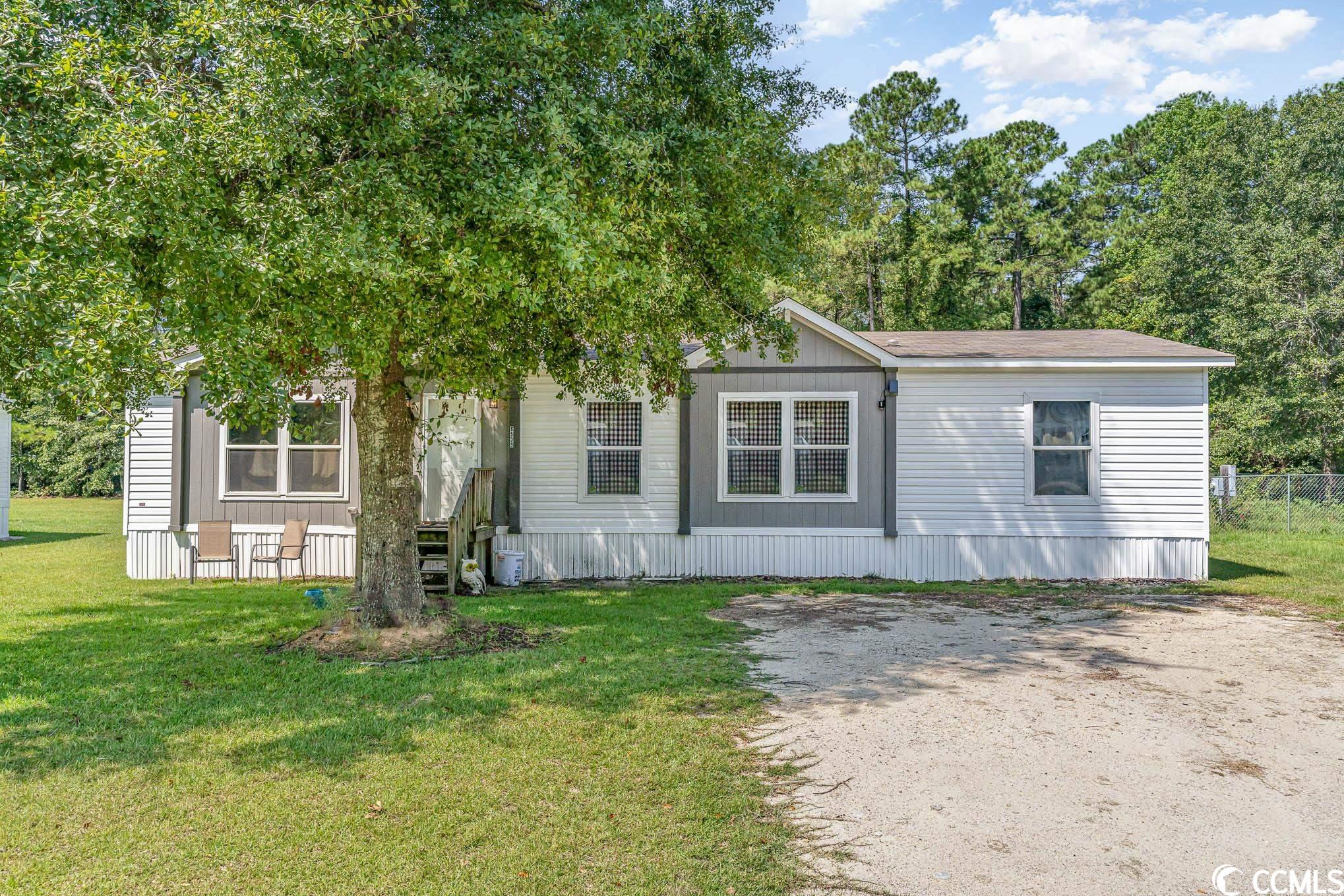 explore this 2018 home if you're seeking ample space and proximity to downtown conway. this residence boasts a generously sized master bedroom with an elegant walk-in shower, double sink, and a delightful soaking tub for relaxation. furthermore, it offers abundant room for entertaining guests. the kitchen provides ample counter space for cooking, accompanied by plentiful storage options. contact us today to schedule your viewing.