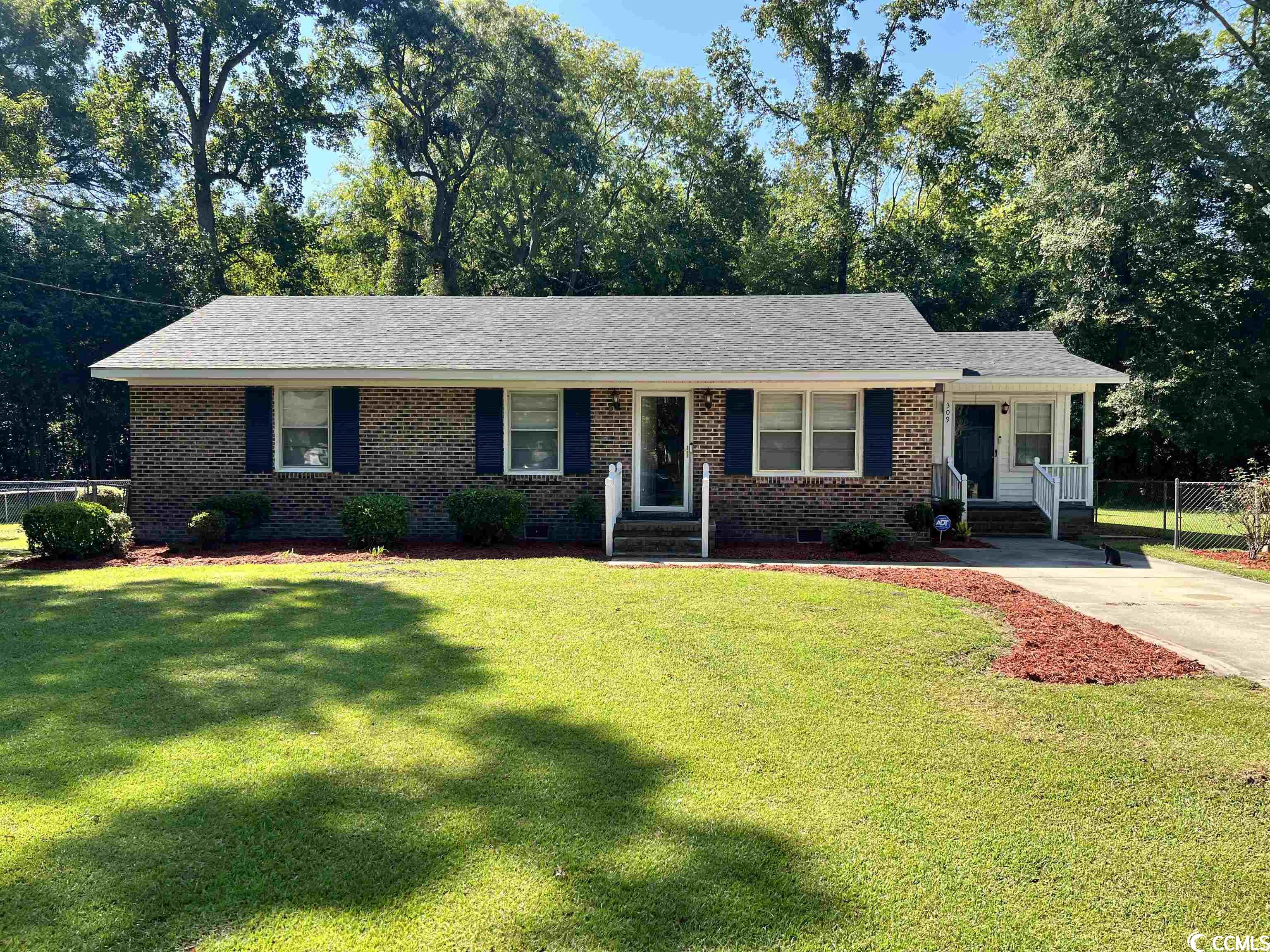 309 Lincoln Pl. Mullins, SC 29574