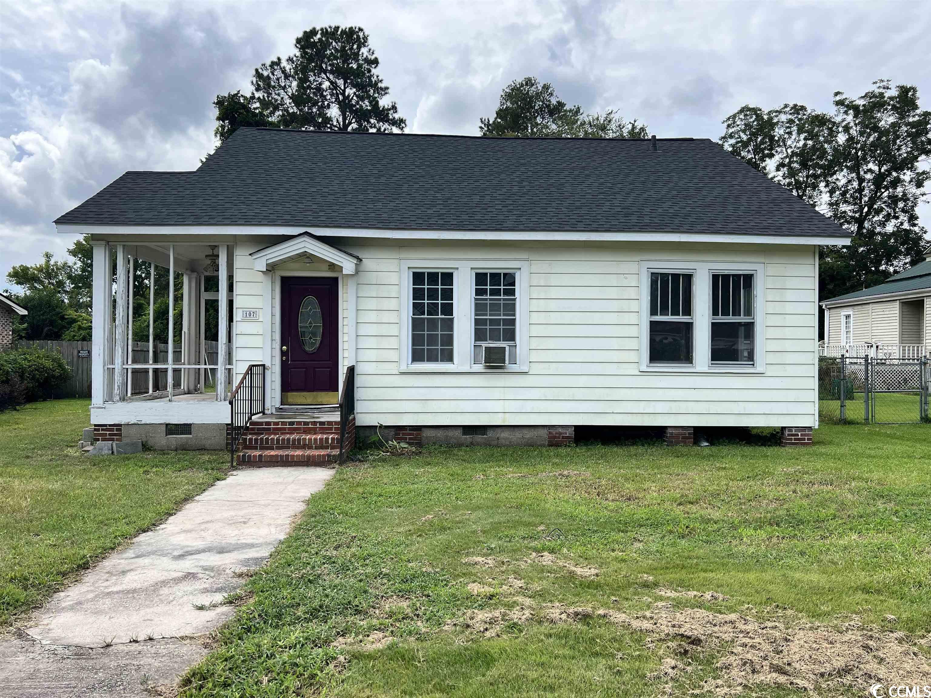 107 W Baptist St. Marion, SC 29571