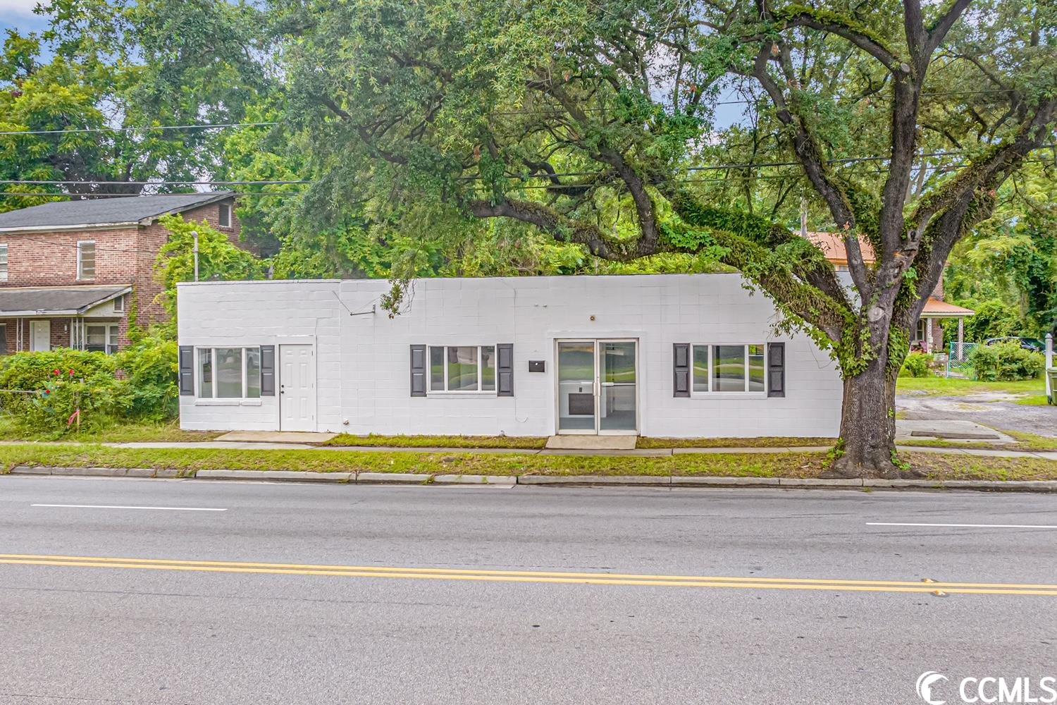 commercial lease available immediately. this turnkey commercial building is conveniently located just minutes from the heart of georgetown. with a short walk to the georgetown county judicial center, this property has its geographical perks in addition to its own parking. it features an inviting spacious floor plan, perfect for multiple cubicles, desks, and/or small offices. take advantage of a great opportunity for all professionals with high traffic count and competitively priced commercial real estate. occupant will have full creative power to fit their business needs as long as they are approved in accordance with the city of georgetown's regulations.