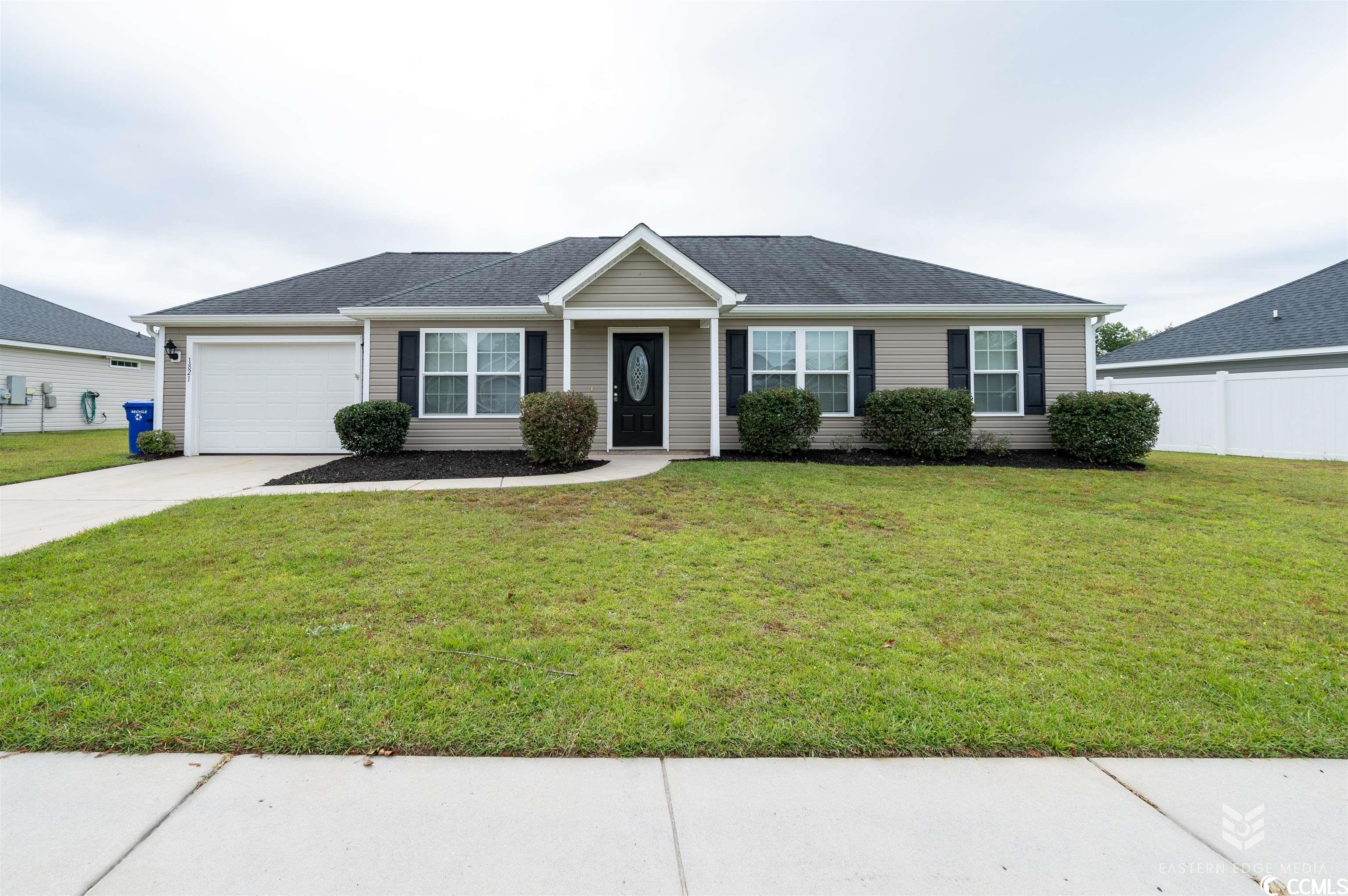 located in rosehaven this home has 3 bedrooms, 2 bathrooms, ceiling fans, granite countertops, open concept, 1 car attached garage and so much more. just minutes to the historic downtown conway and only 30 minutes to the beach. tenant pays all utilities and pets considered.