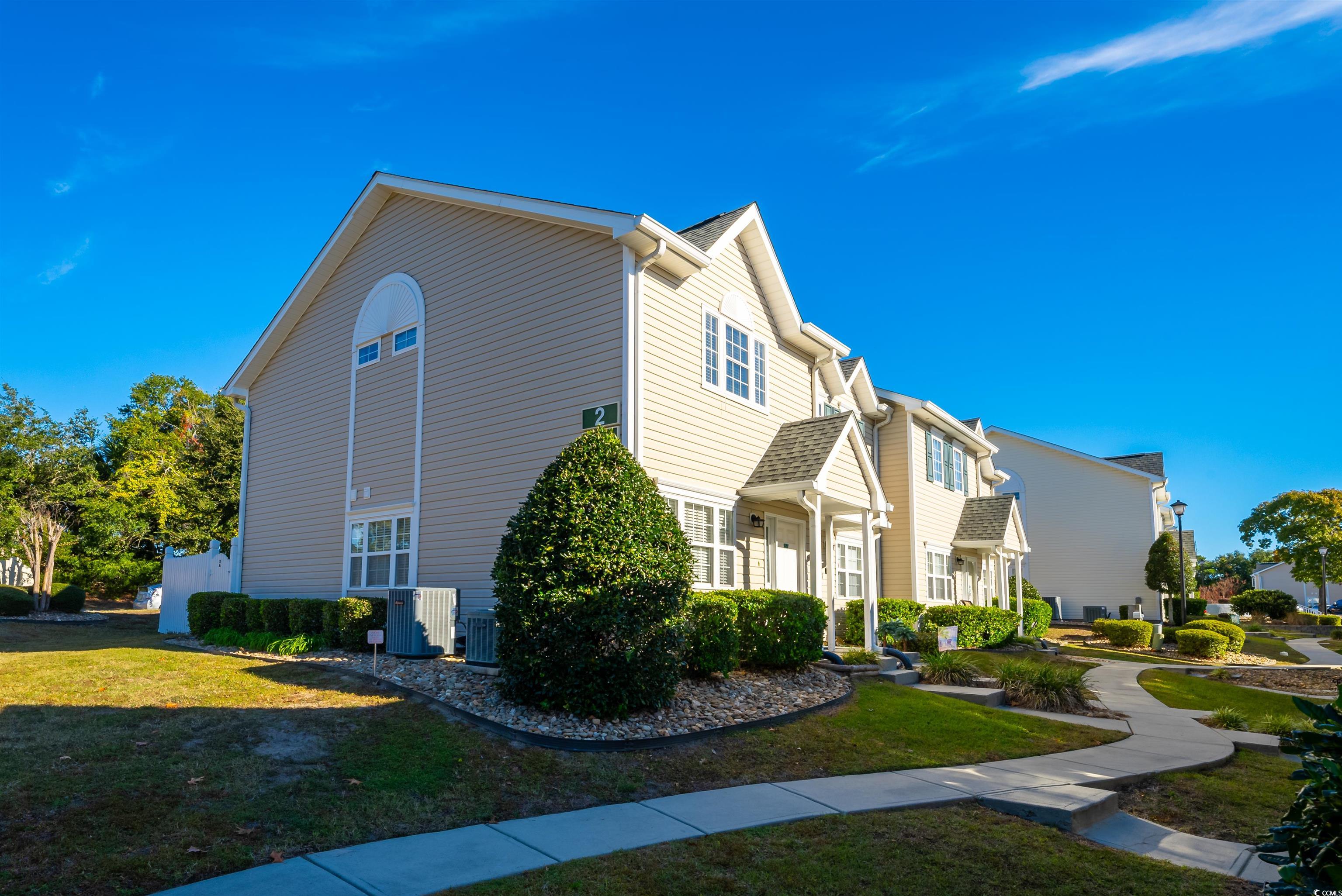 sea garden 2 br/2.5 ba townhouse style unit just a short golf cart ride to the beach!  kitchen appliances and washer/dryer to convey with sale.  convenient to shopping, restaurants and entertainment.