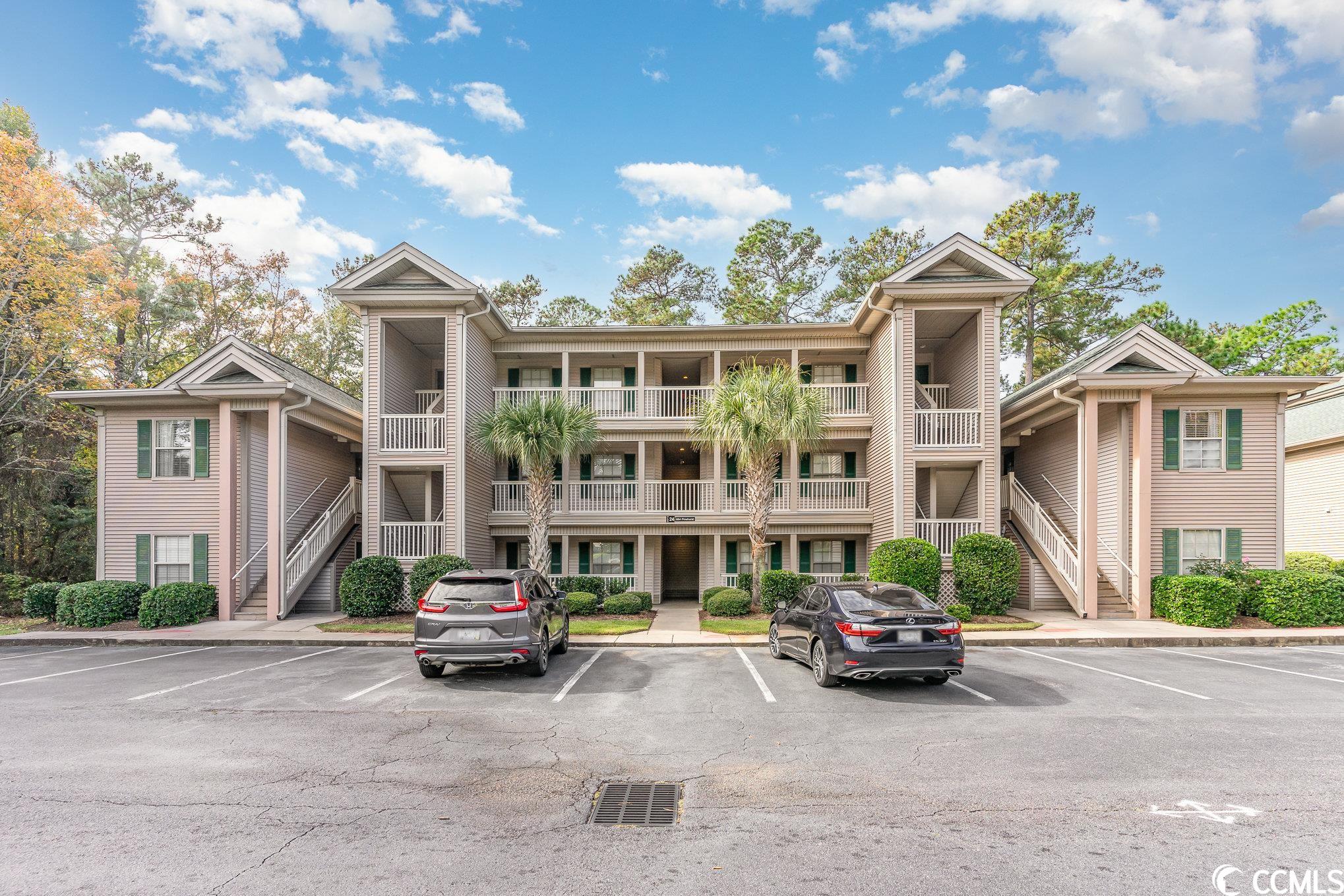 discover this stunning first-floor condo featuring 3 bedrooms and 2 baths. enjoy picturesque golf course views and a breathtaking panorama of the pond. whether you're an investor or seeking your forever home, true blue is the perfect choice. situated in a prime area, it's close to shopping and all the beauty pawleys island has to offer