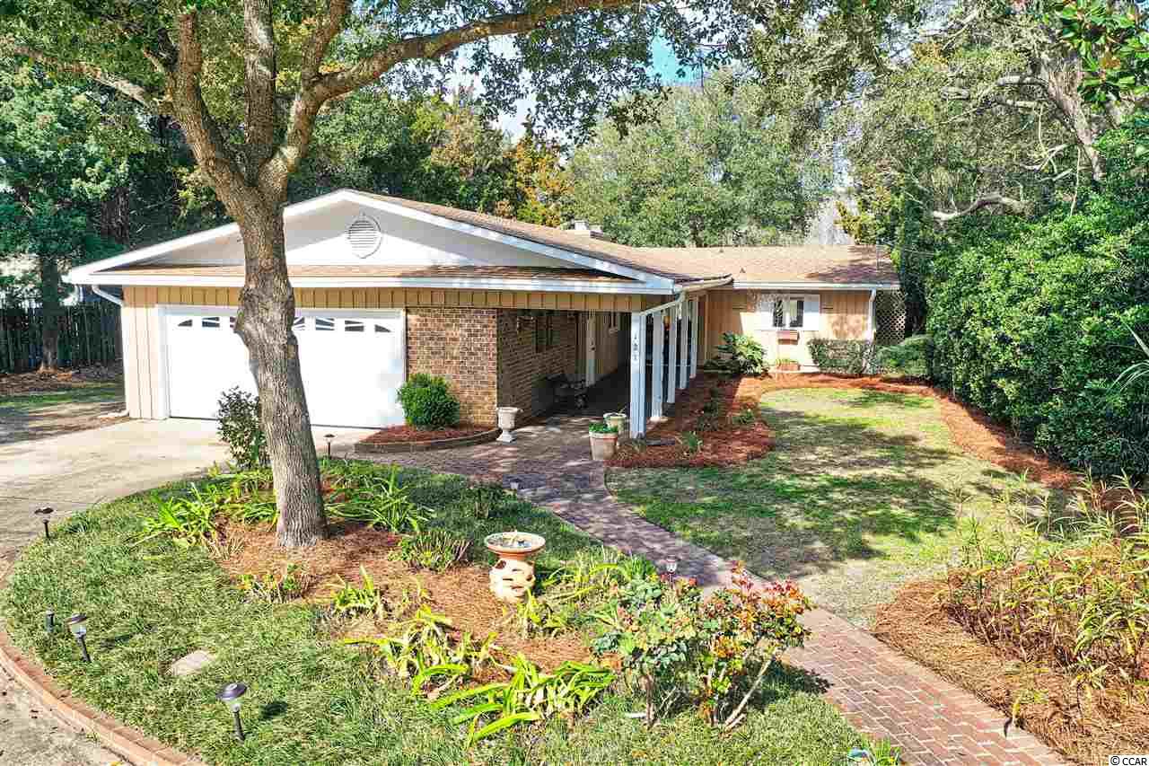 121 Lakeshore Dr. Pawleys Island, SC 29585