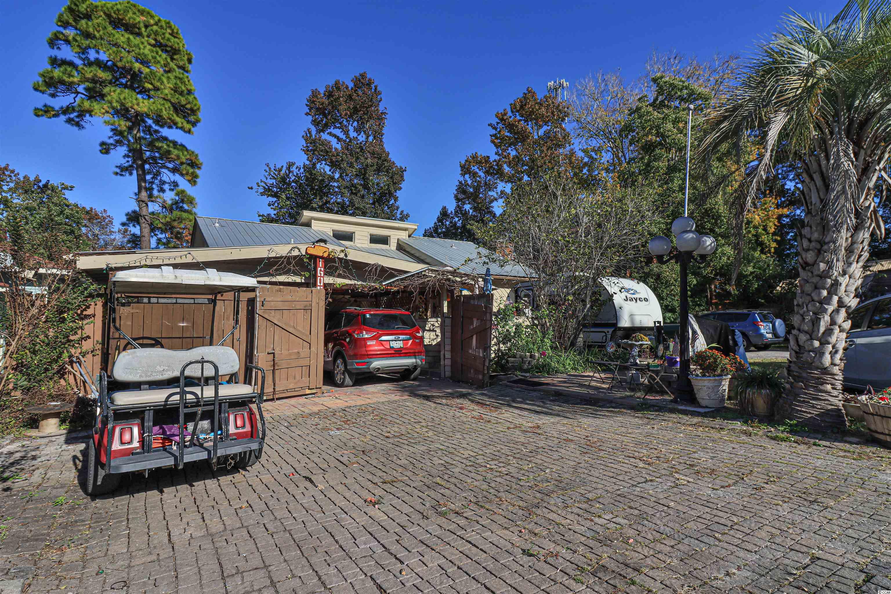 1605 Commadores Ct.