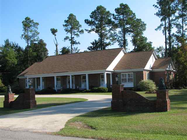 301 Oakland Ave. Hemingway, SC 29554