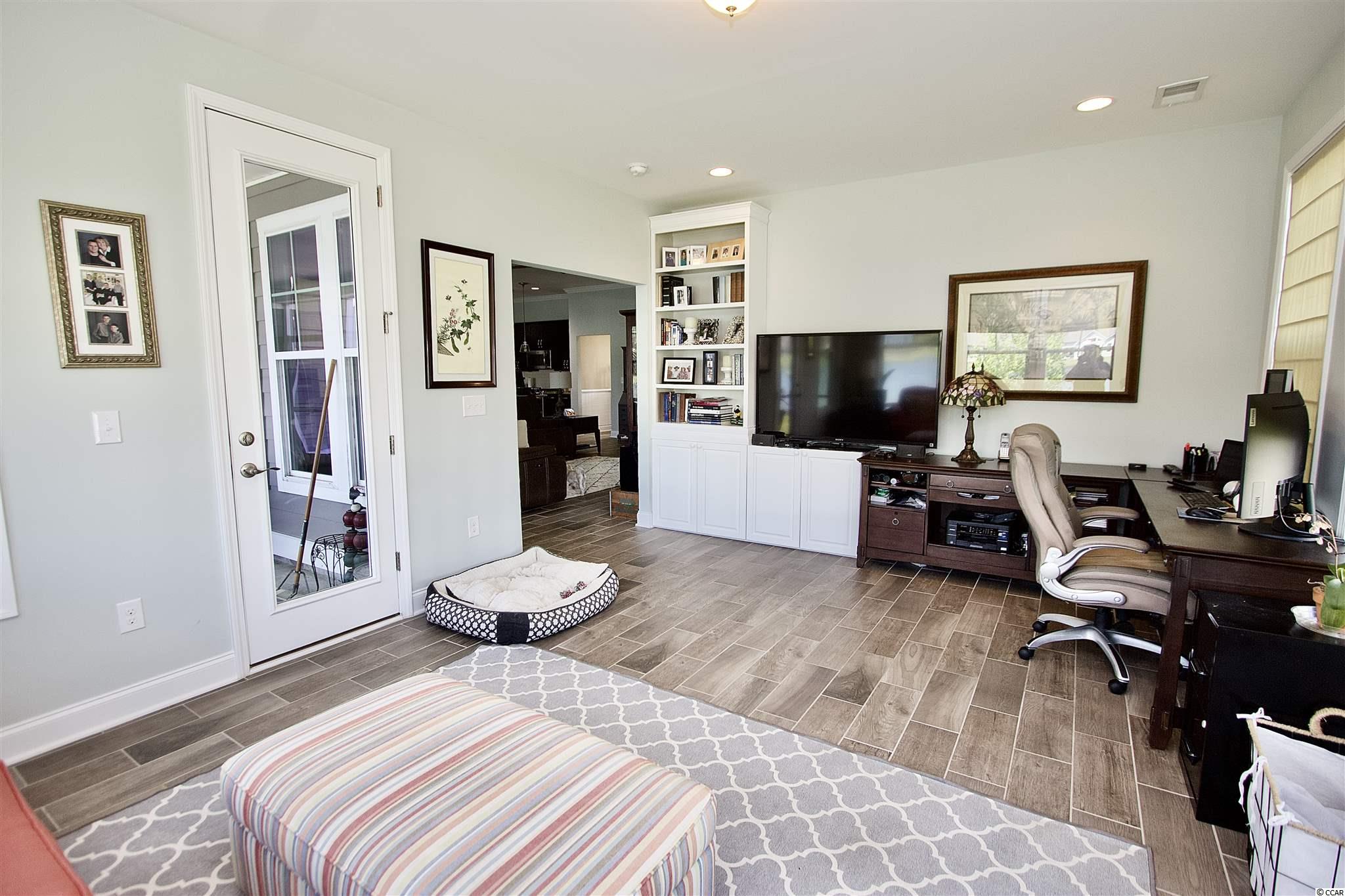 99 Hyacinth Loop
