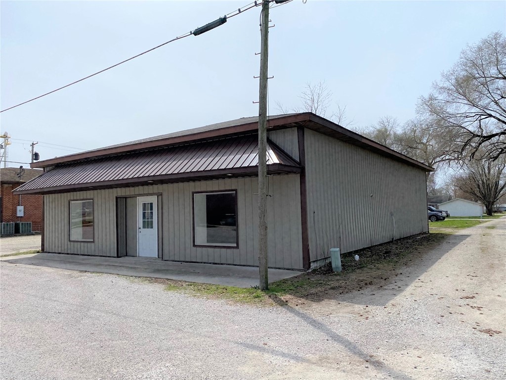 Great Business Opportunity in the Heart of Farina. Building was used as a Laundromat by Current Owner and all Equipment
Stays with the Building. The Building has a Front Section that is Finished including a Public Bathroom, and a Large Warehouse in the Back with an additional Bathroom. Warehouse has an Overhead Garage Door for Direct Access. Front End (Laundromat Area including Bathroom) Approx. 33' x 21' Warehouse Approx. 38' x 28'. Selling in As-Is condition