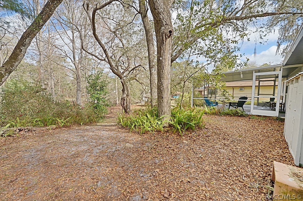 Listing photo id 33 for 3583 Lazy River Drive