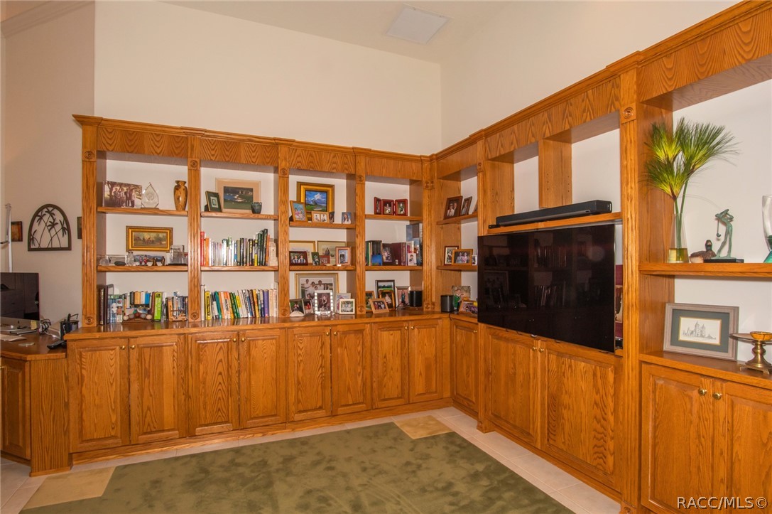 Listing photo id 12 for 3232 Castle Pines Loop