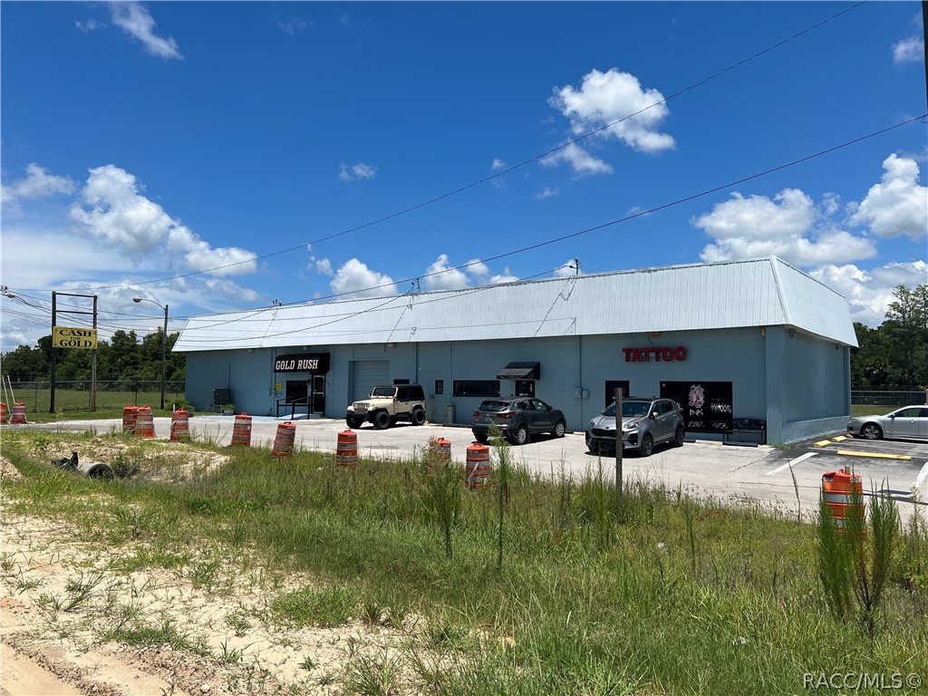 Located in a high traffic location on Hwy 19 in Crystal River next to Diary Queen and the Crystal River Airport. A total of 4 units, and a total of 5,580 of leasable space. High occupancy rate.  A new roof going in for approx 50,000 by end of year 2022 zoned GNC. Brand new roof