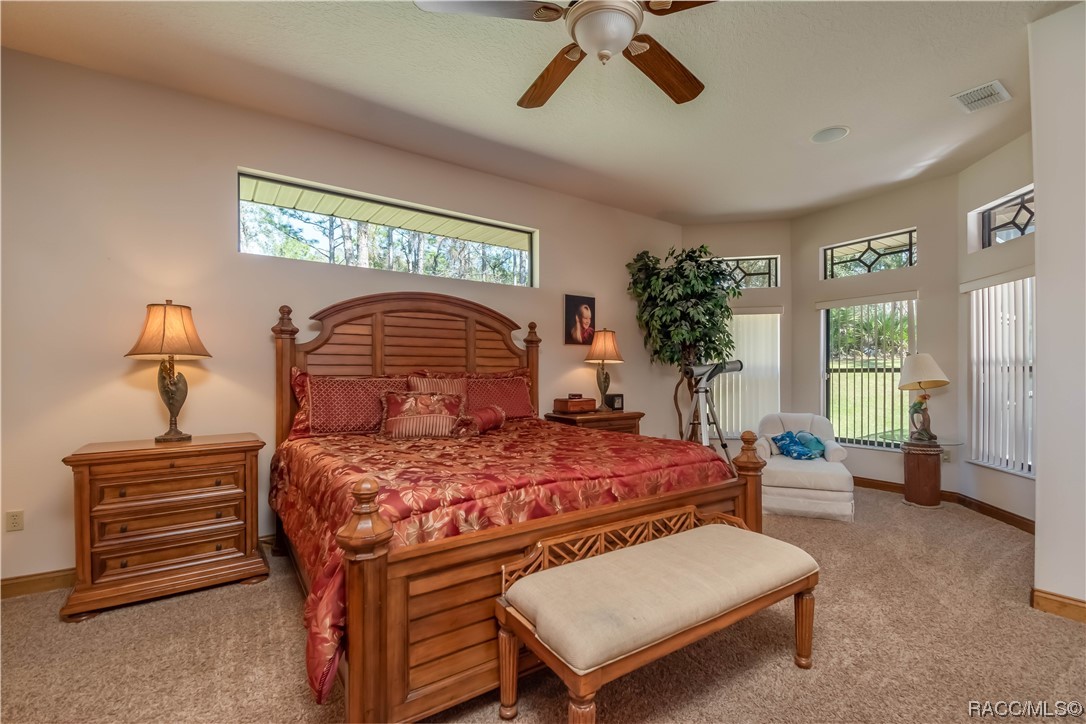 Listing photo id 14 for 5031 Crossgate Point