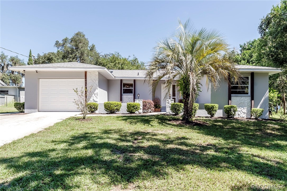 Listing photo id 1 for 5058 Emerald Drive
