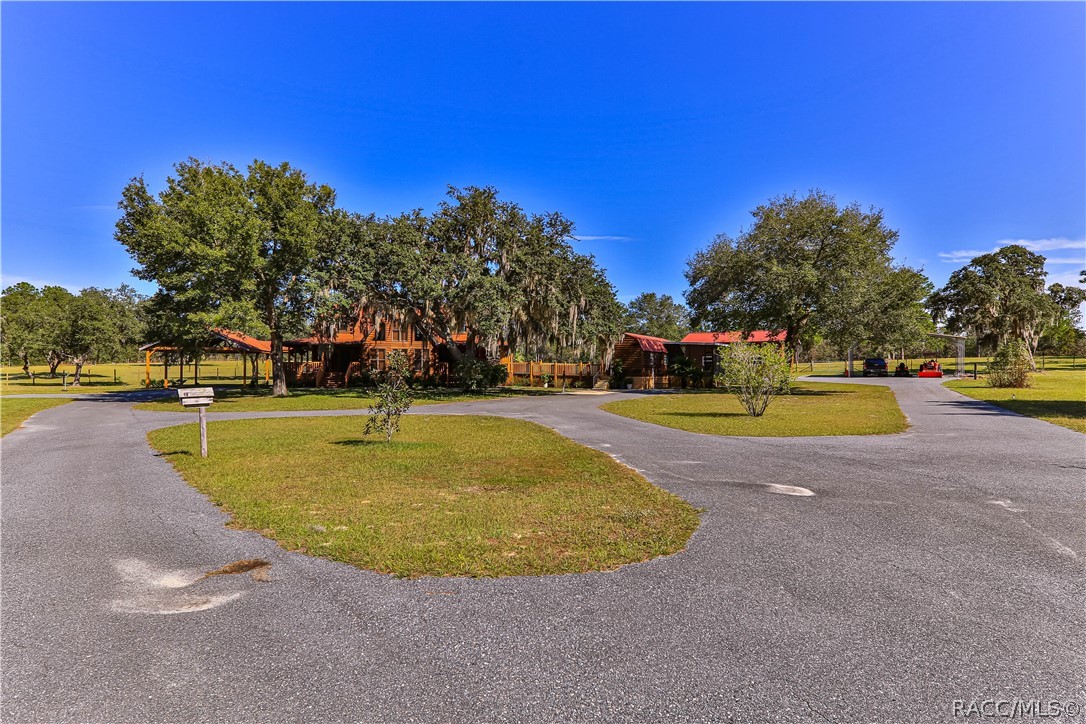Listing photo id 51 for 10099 Curzon Point